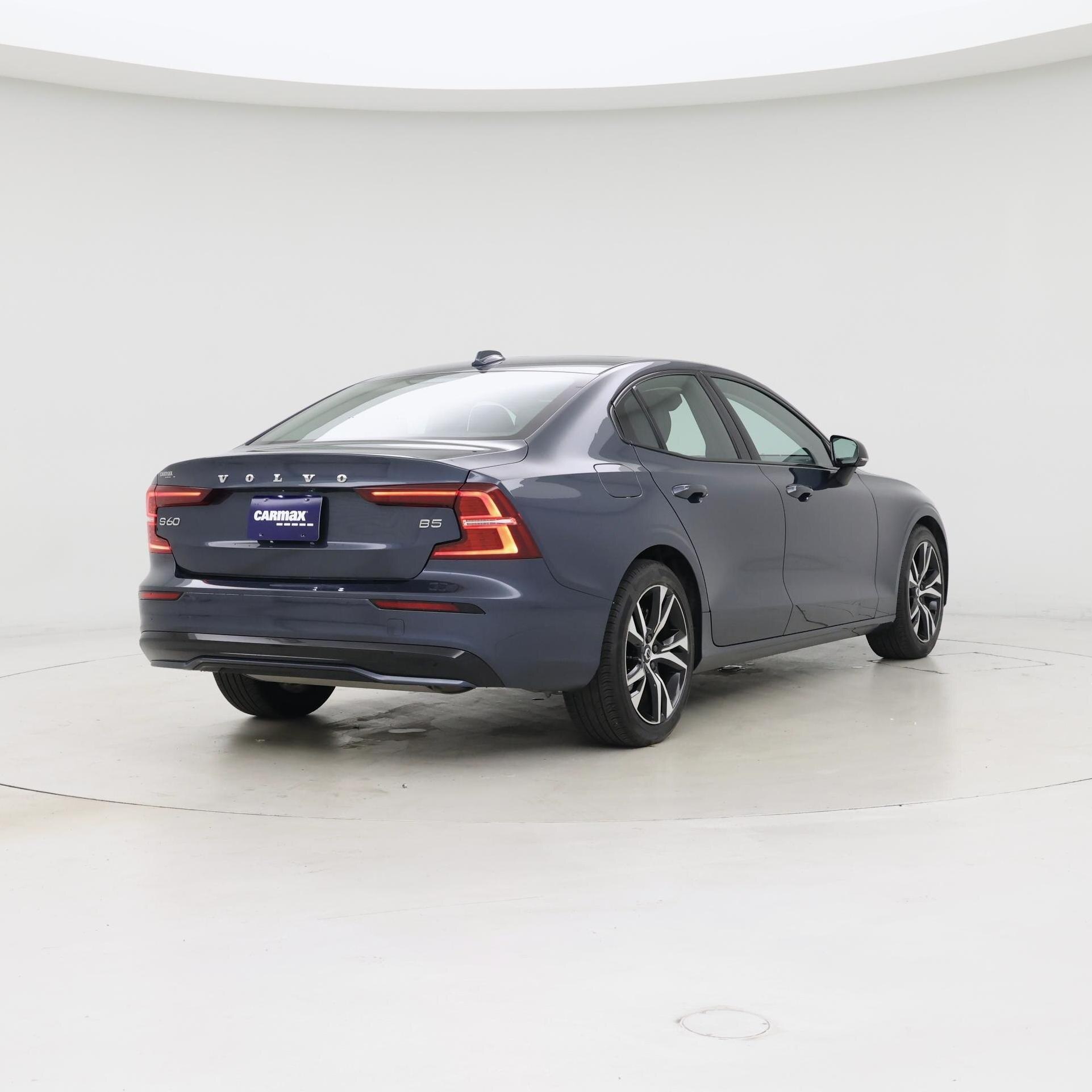 Thumbnail: 2024 Volvo S60 - 8