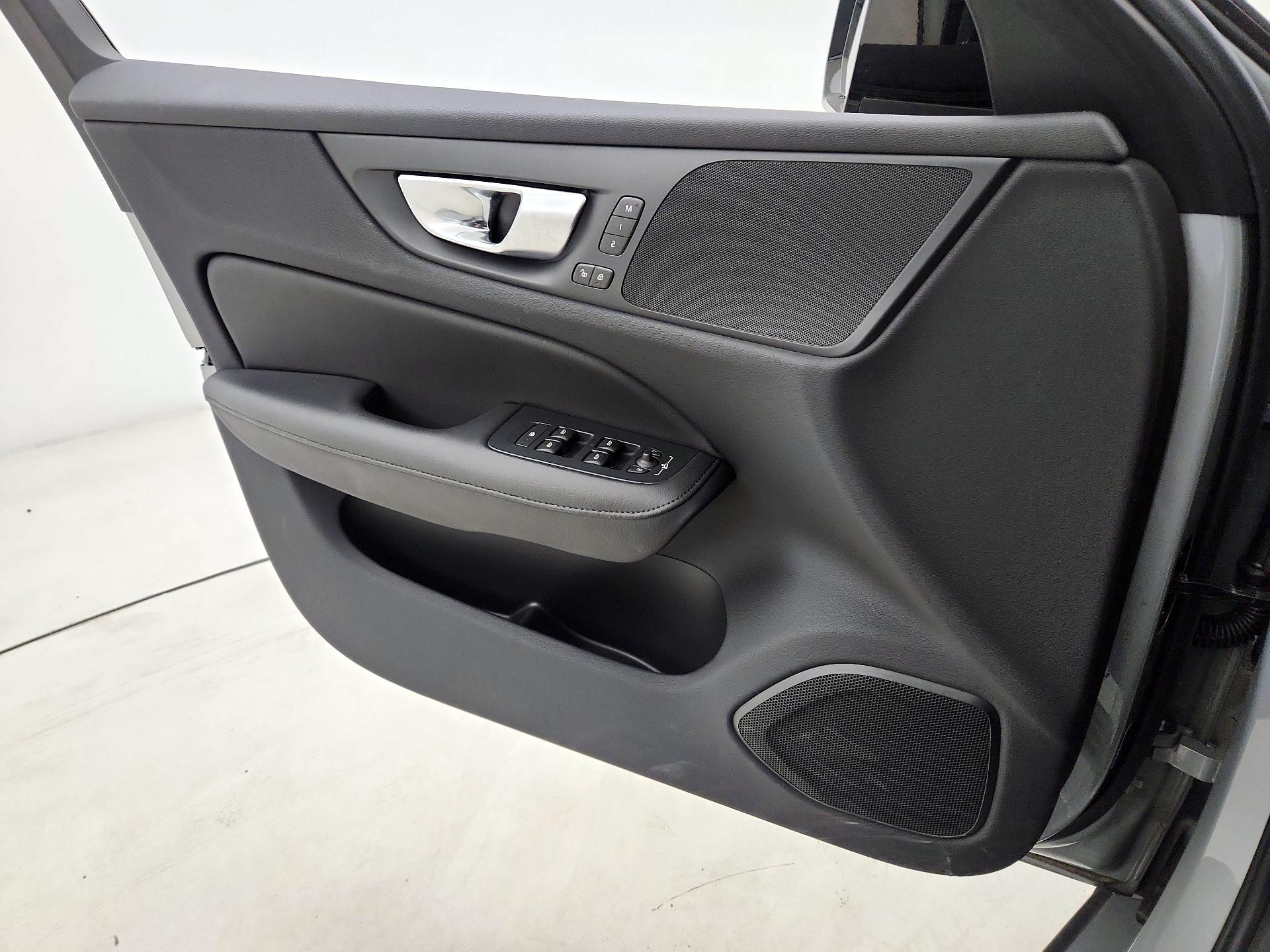 Thumbnail: 2024 Volvo S60 - 12
