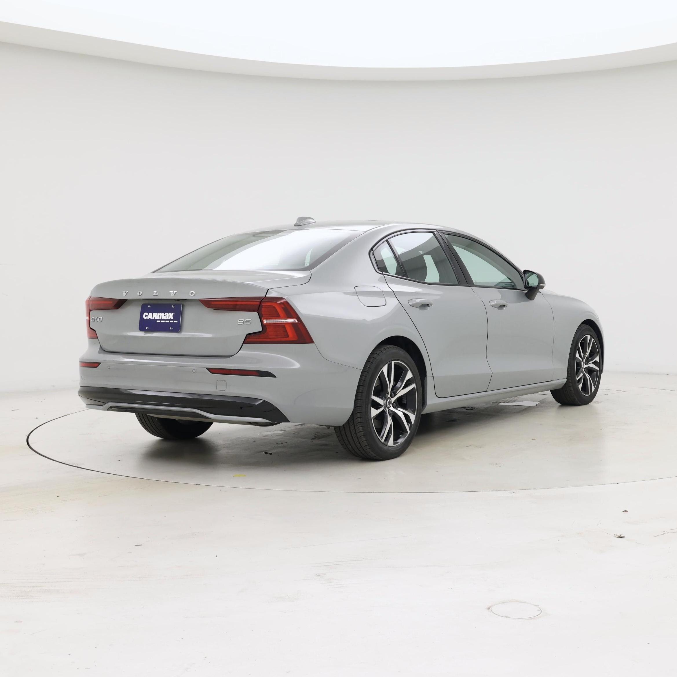 Thumbnail: 2024 Volvo S60 - 8