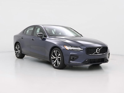 Gray 2024 Volvo S60 B5 Core Dark Theme
