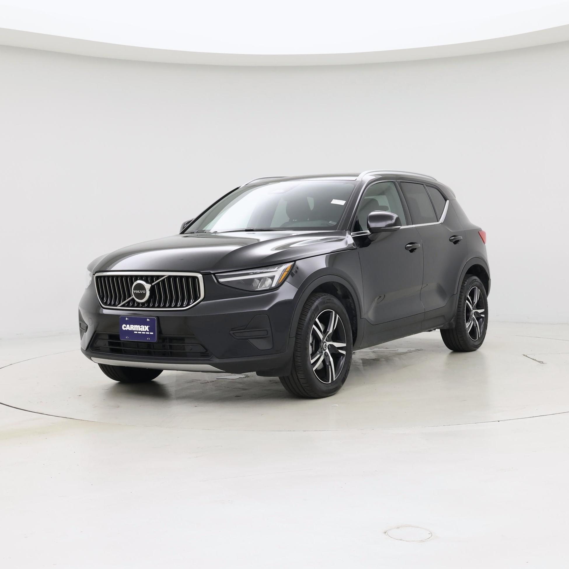 Thumbnail: 2025 Volvo XC40 - 4