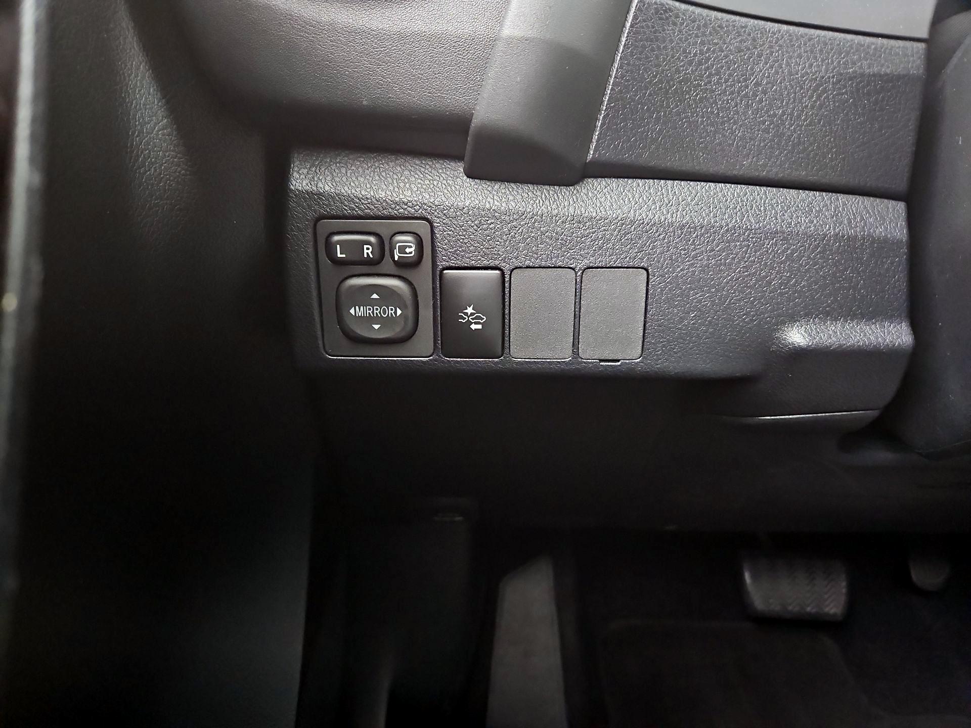 Thumbnail: 2018 Toyota Corolla iM - 13