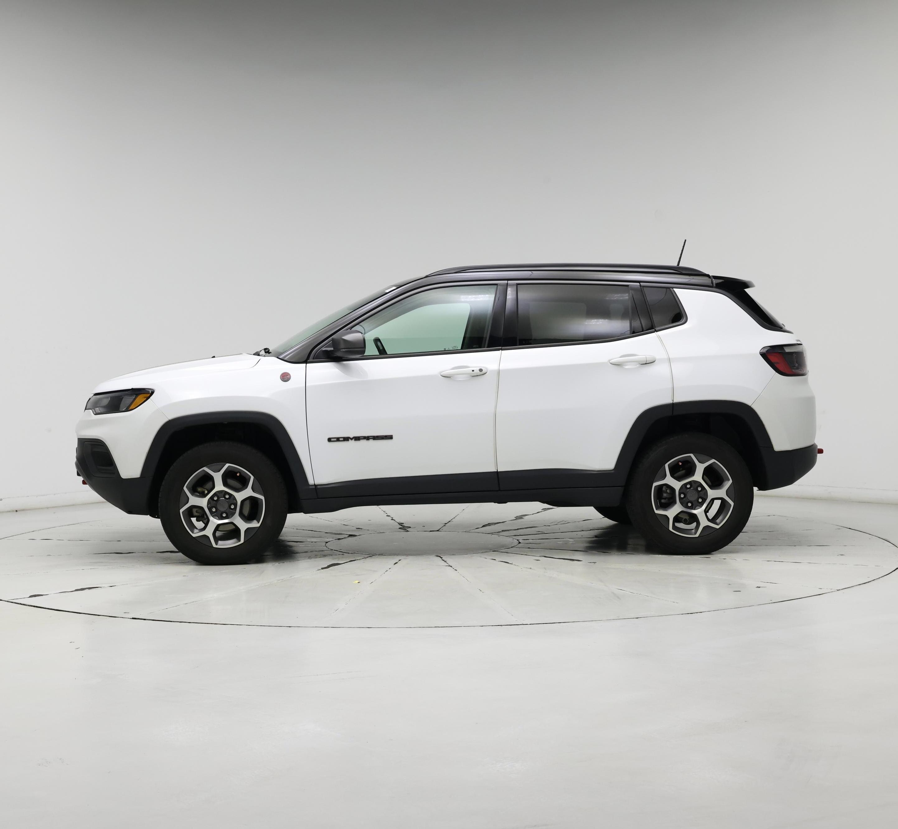 Thumbnail: 2022 Jeep Compass - 3