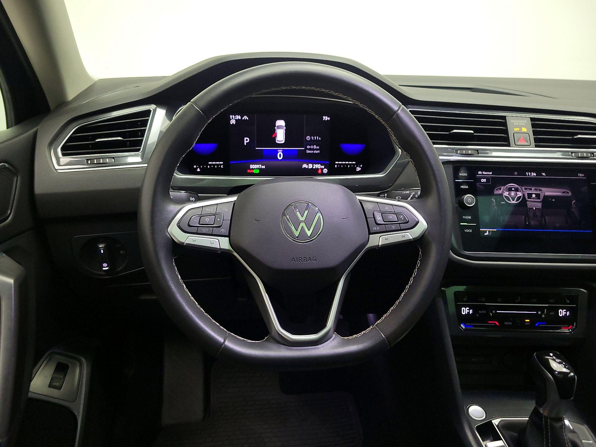 Thumbnail: 2022 Volkswagen Tiguan - 10
