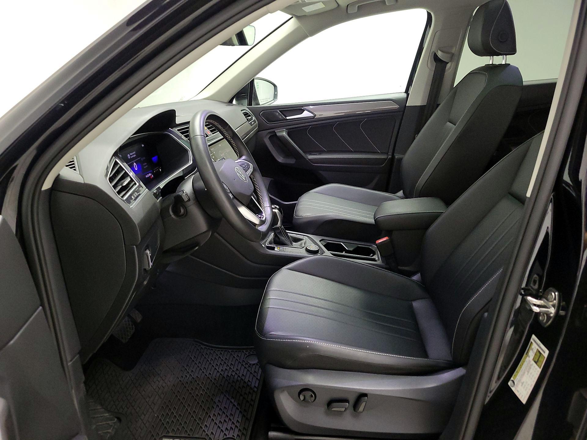 Thumbnail: 2022 Volkswagen Tiguan - 11
