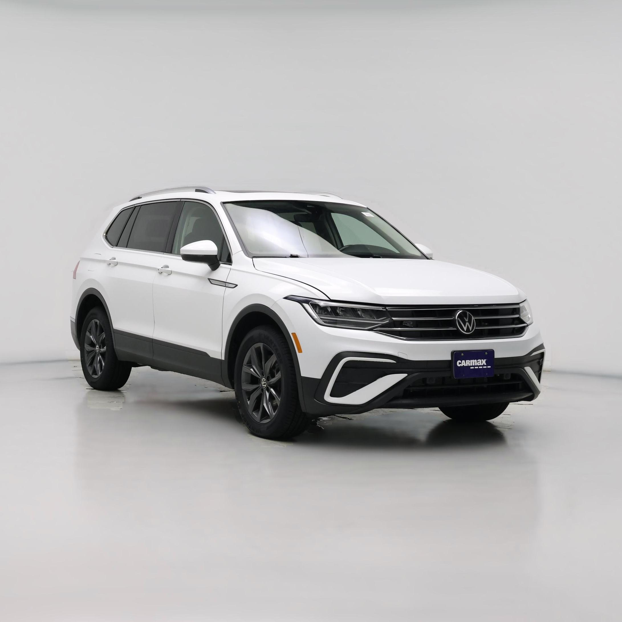 Thumbnail: 2022 Volkswagen Tiguan - 1