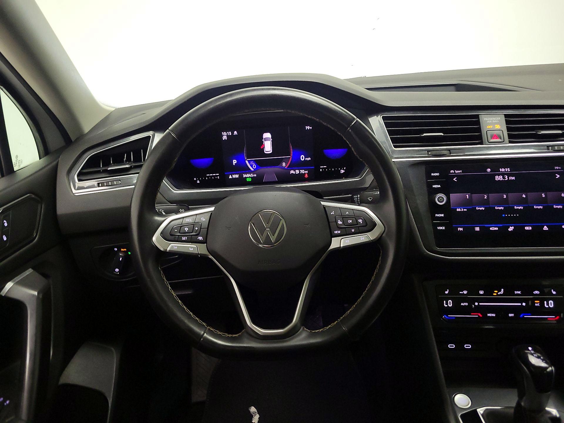 Thumbnail: 2022 Volkswagen Tiguan - 10