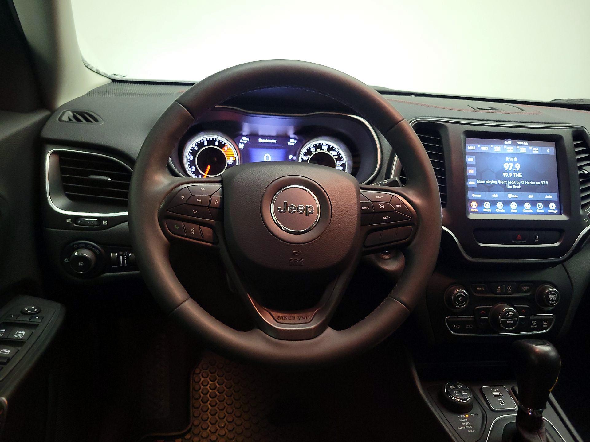 Thumbnail: 2022 Jeep Cherokee - 10