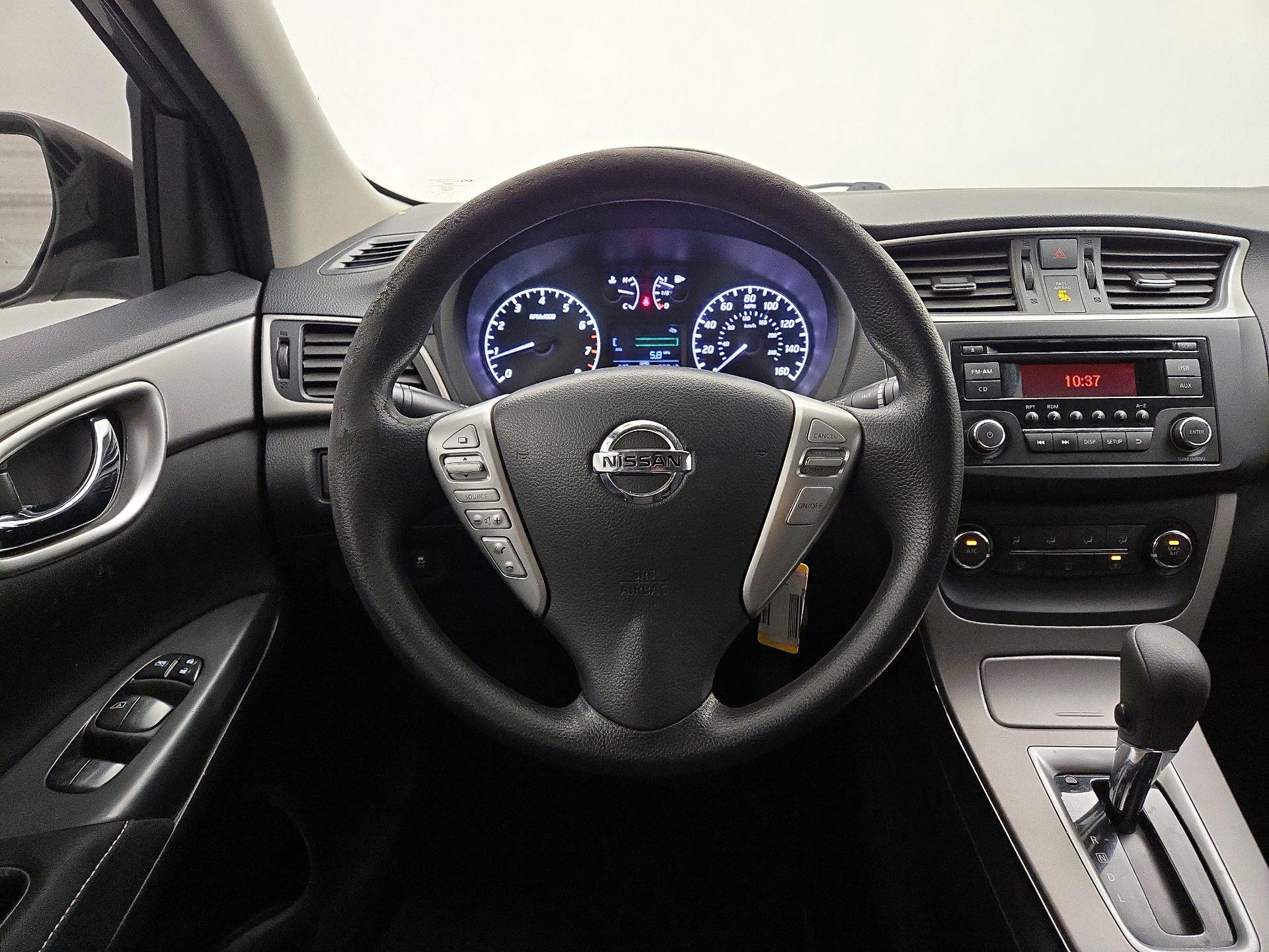 Thumbnail: 2015 Nissan Sentra - 10