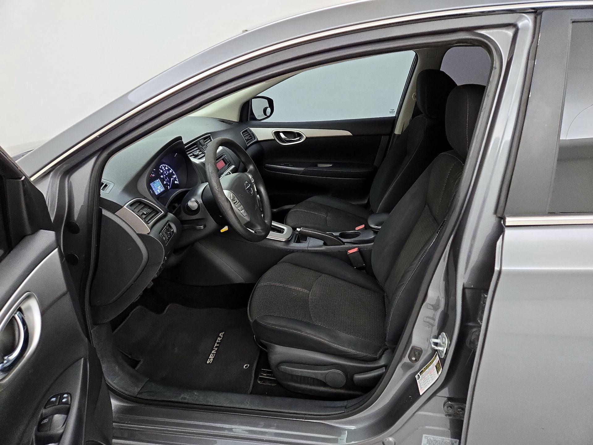 Thumbnail: 2015 Nissan Sentra - 11