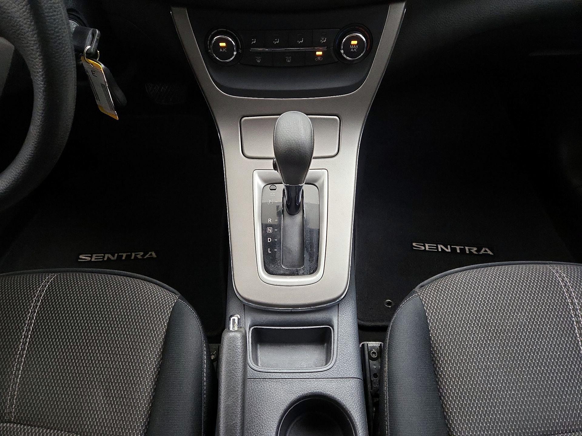Thumbnail: 2015 Nissan Sentra - 16