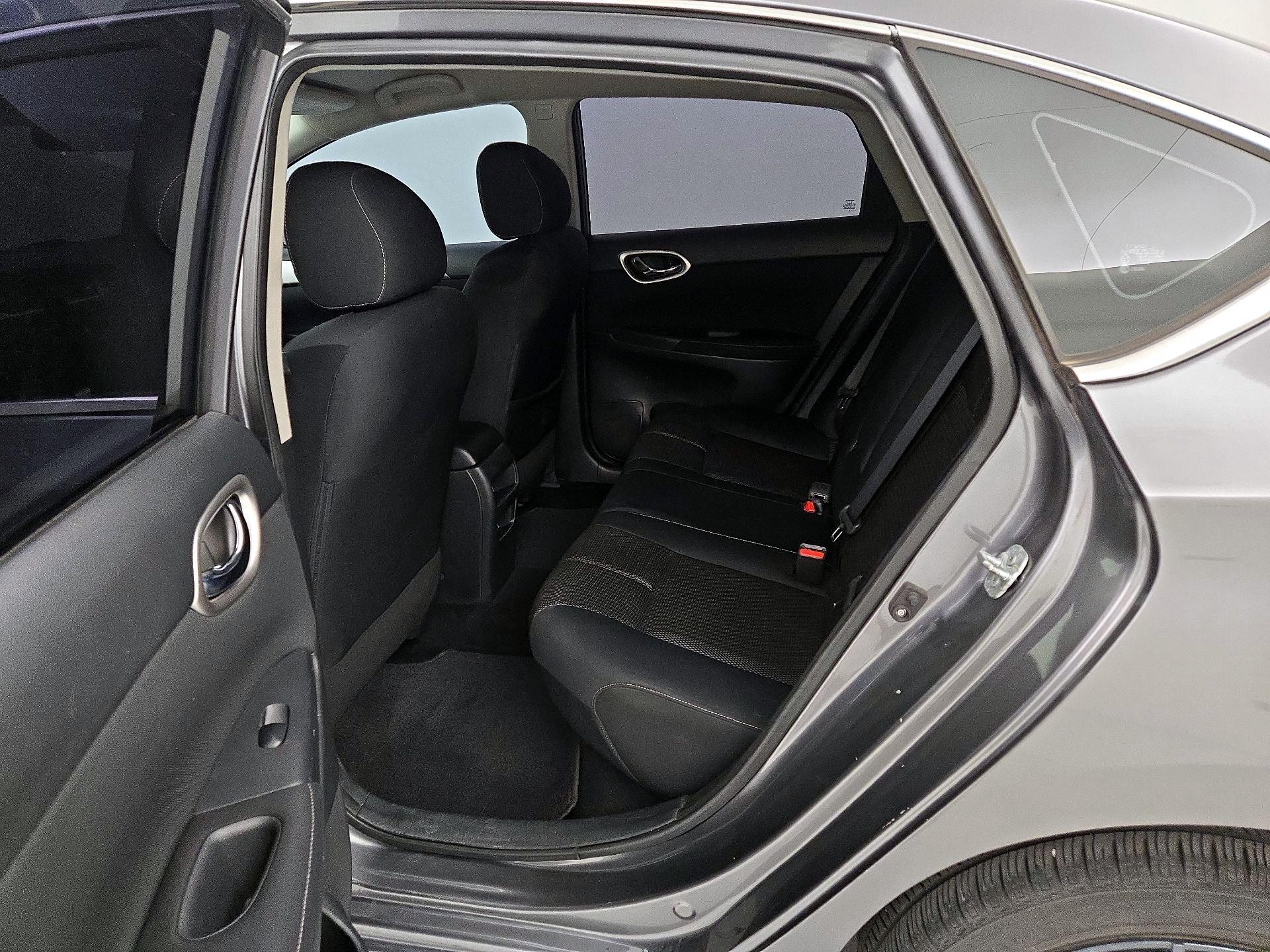 Thumbnail: 2015 Nissan Sentra - 18