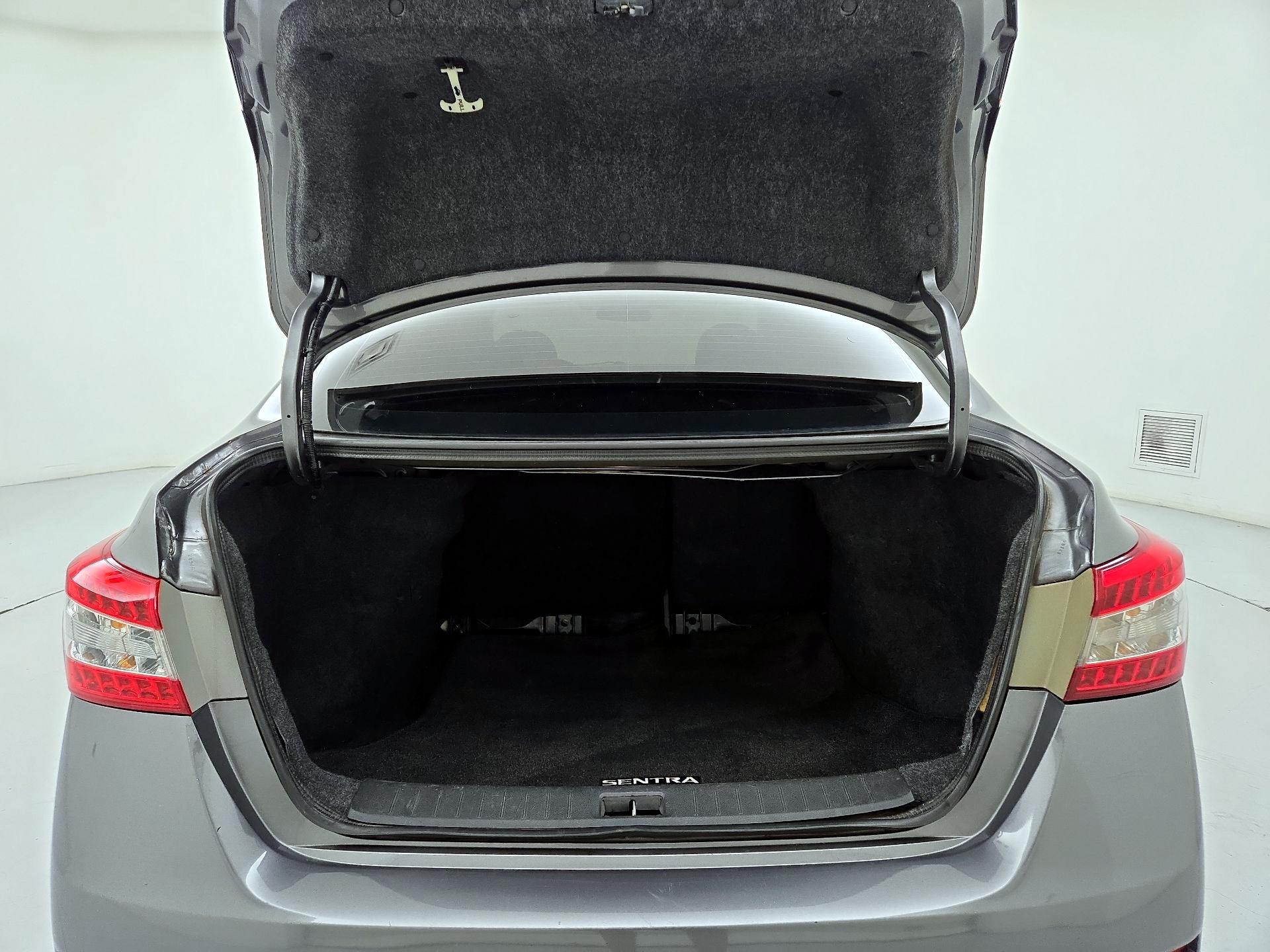 Thumbnail: 2015 Nissan Sentra - 19