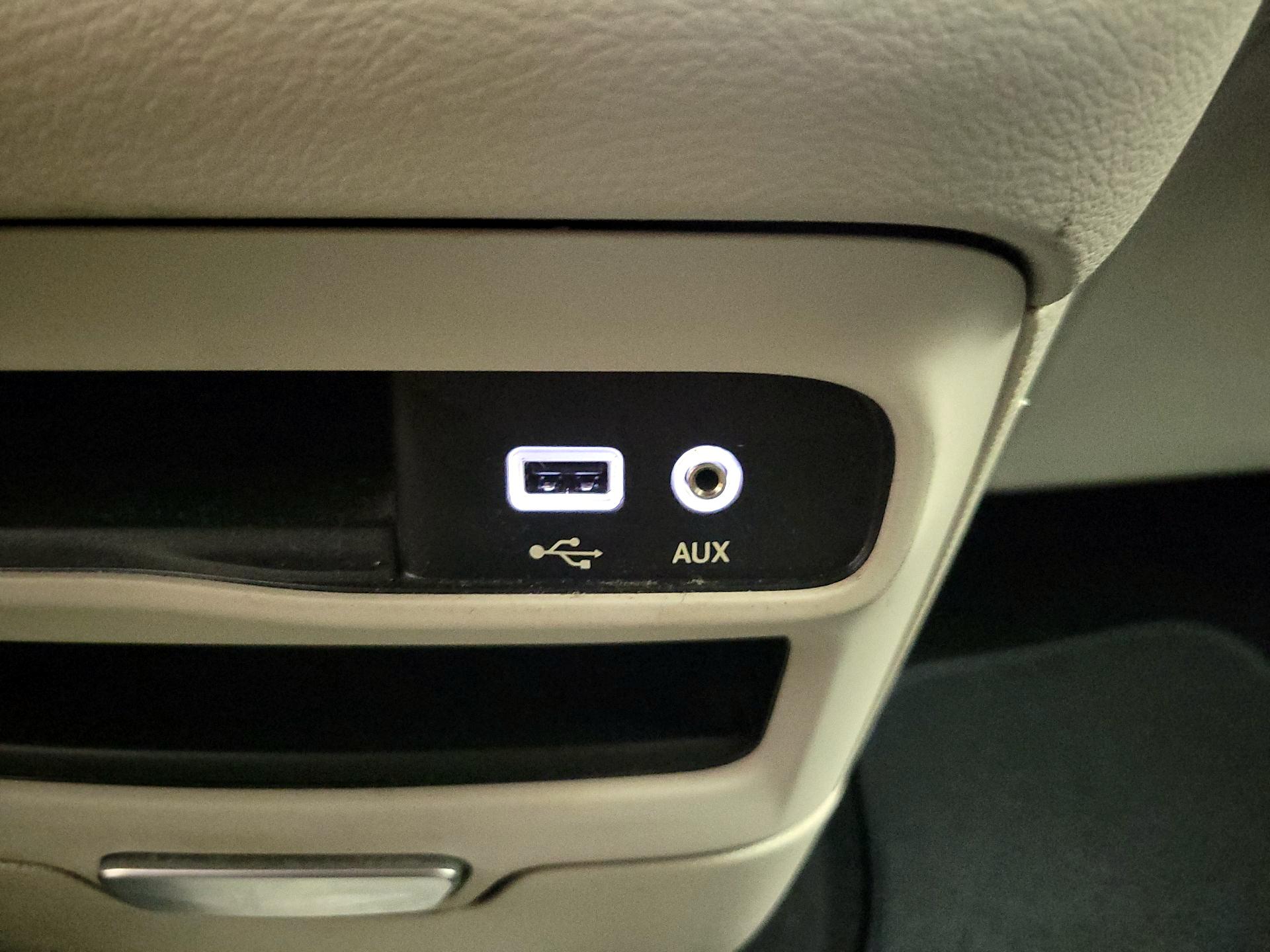 Thumbnail: 2020 Chrysler Pacifica - 18