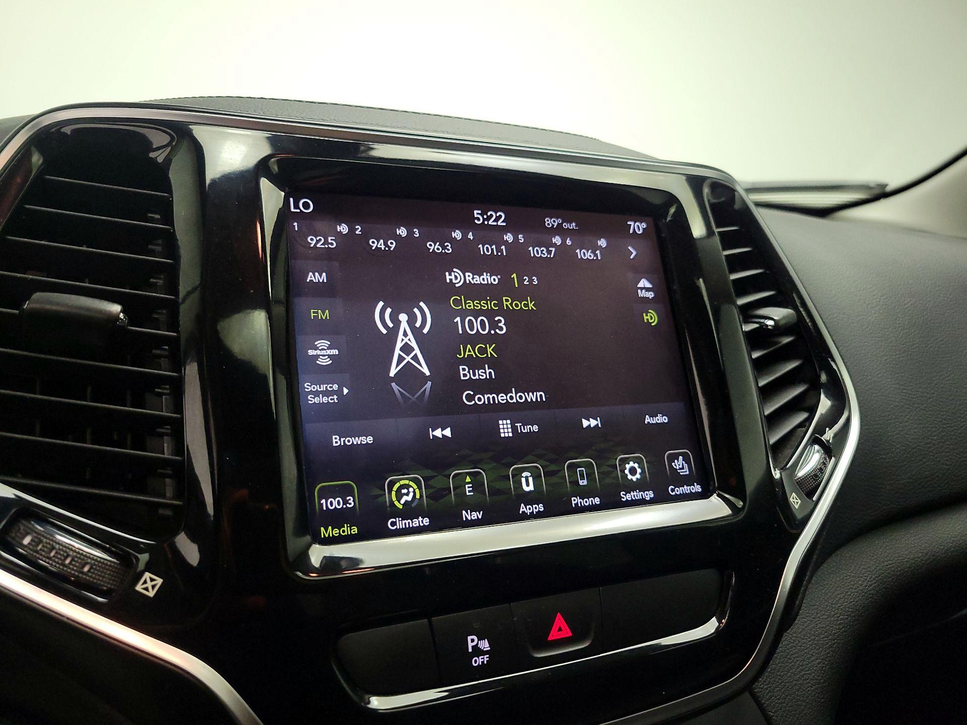 Thumbnail: 2020 Jeep Cherokee - 16