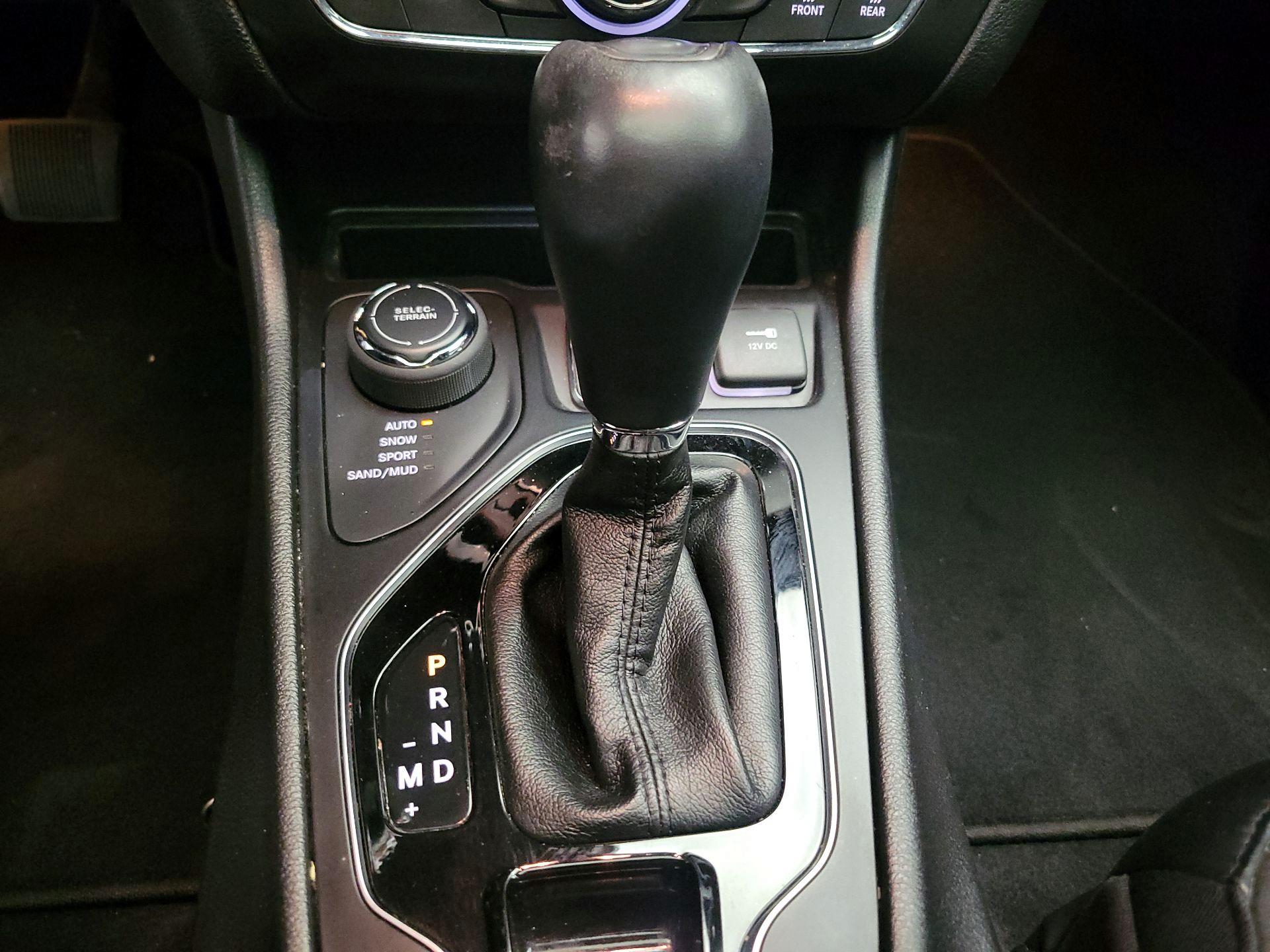 Thumbnail: 2020 Jeep Cherokee - 18