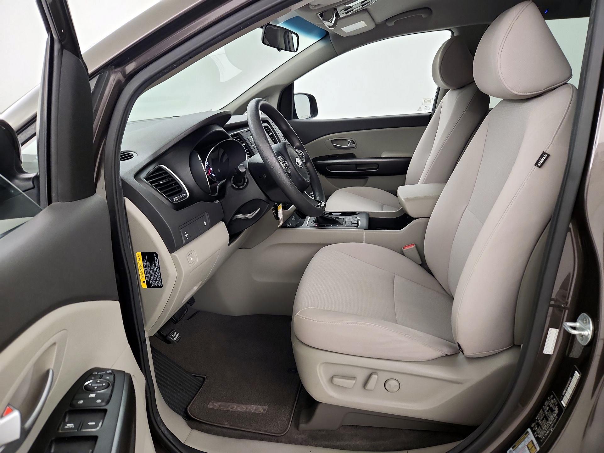 Thumbnail: 2016 Kia Sedona - 11