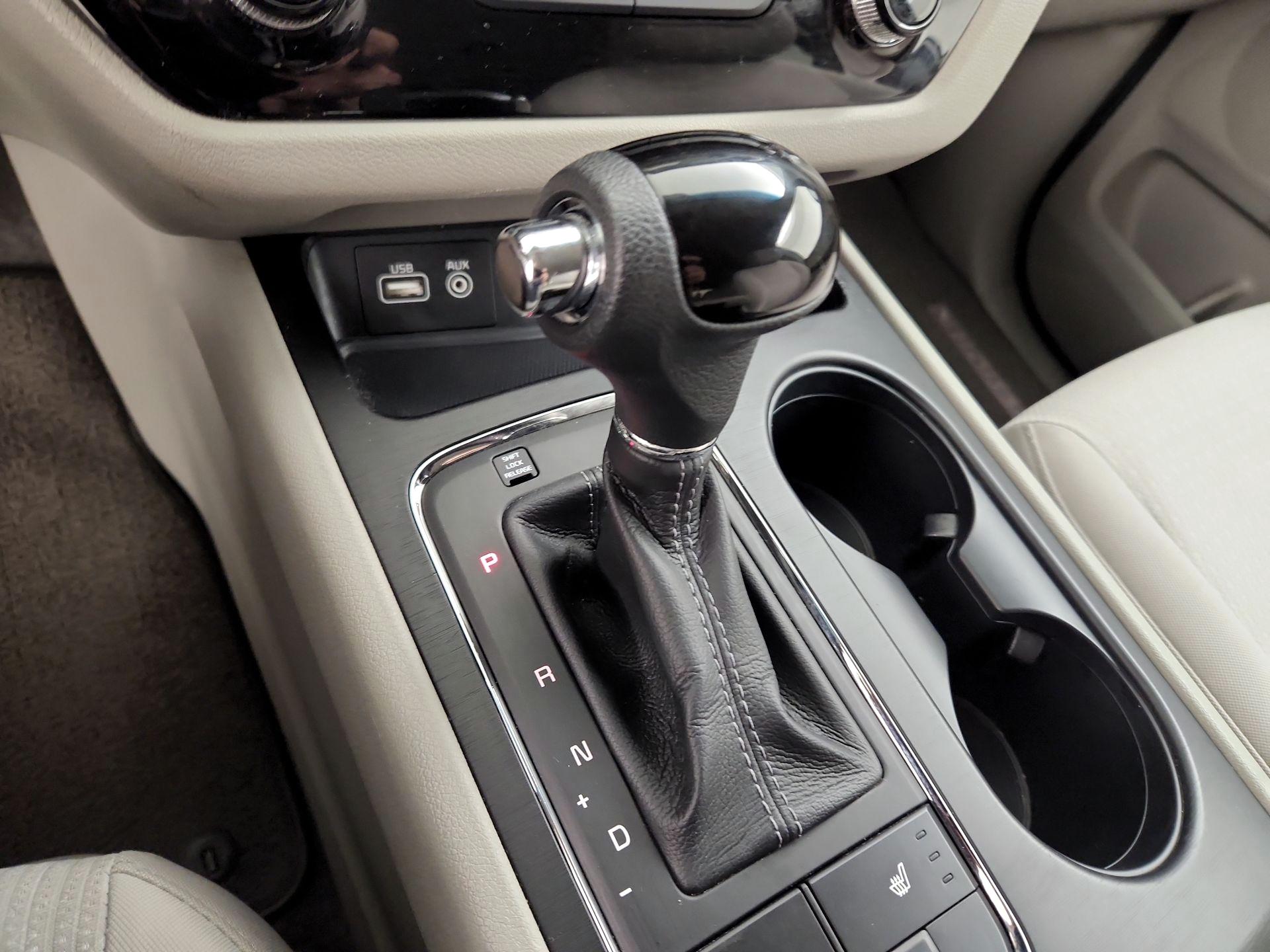 Thumbnail: 2016 Kia Sedona - 17