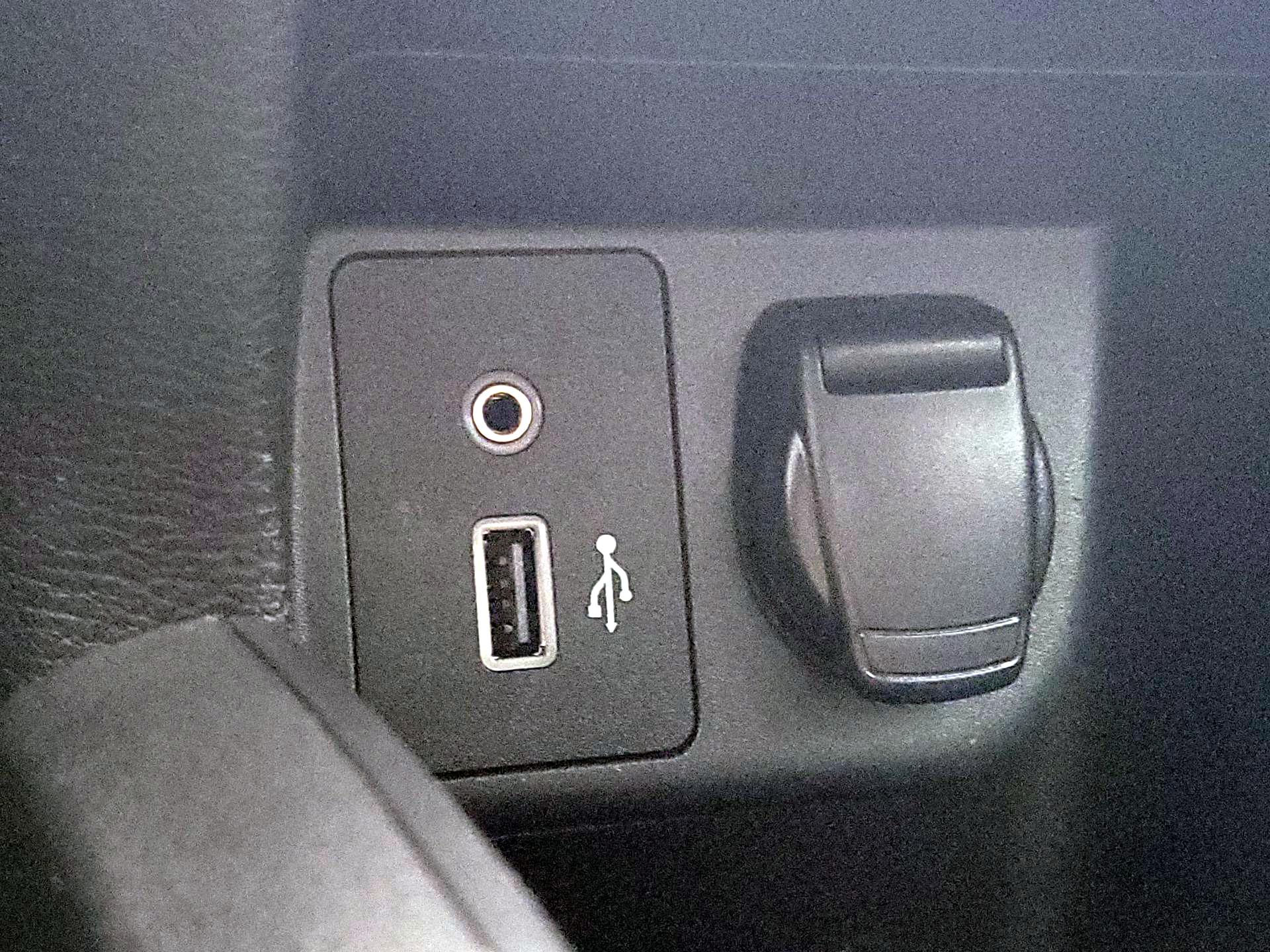 Thumbnail: 2020 Nissan Versa - 18