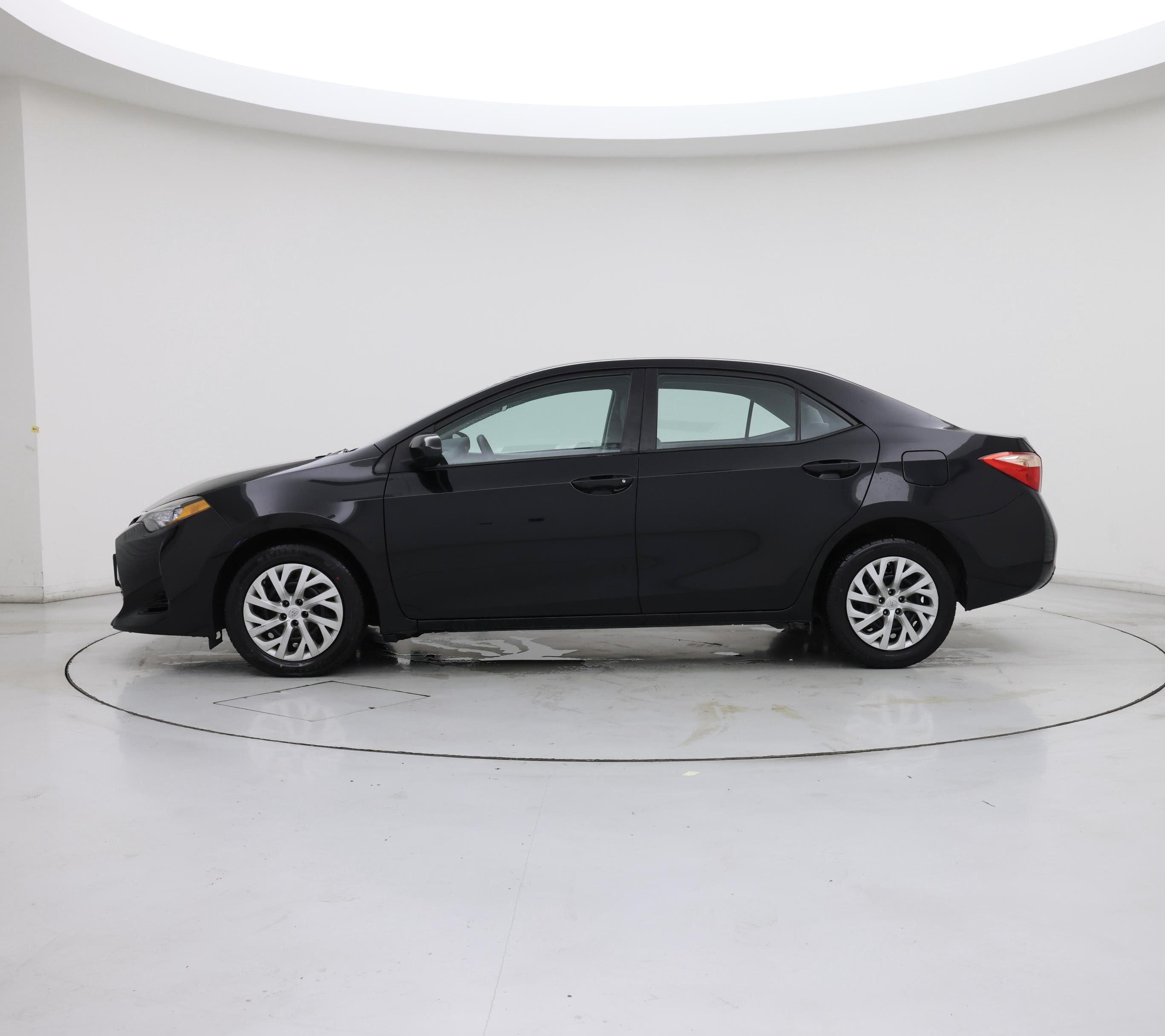 Thumbnail: 2017 Toyota Corolla - 3