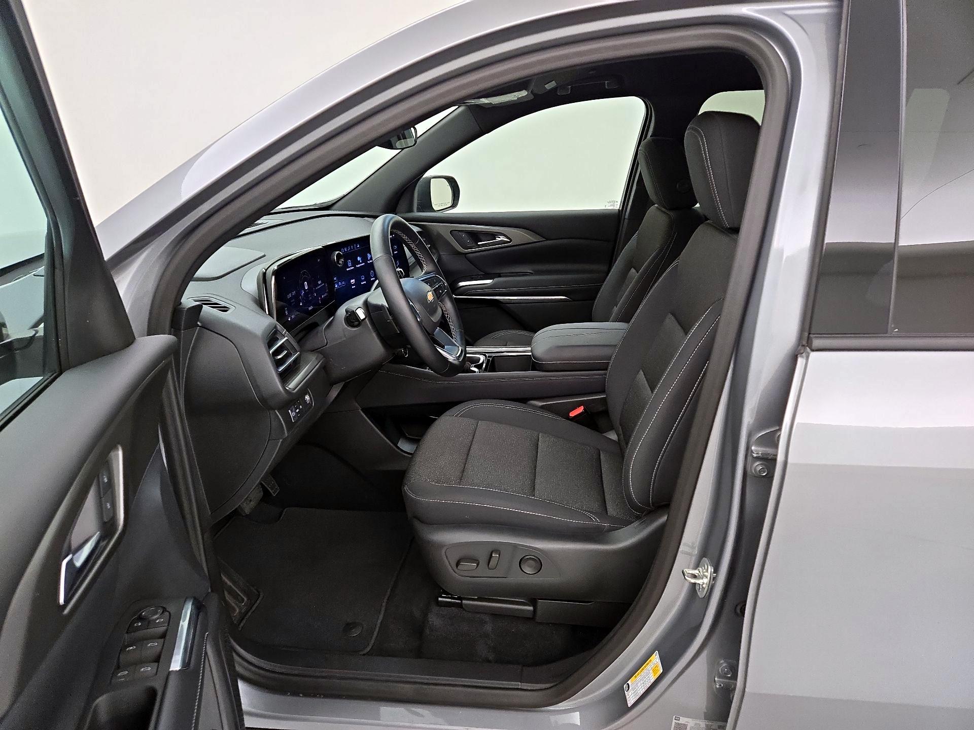 Thumbnail: 2025 Chevrolet Traverse - 11
