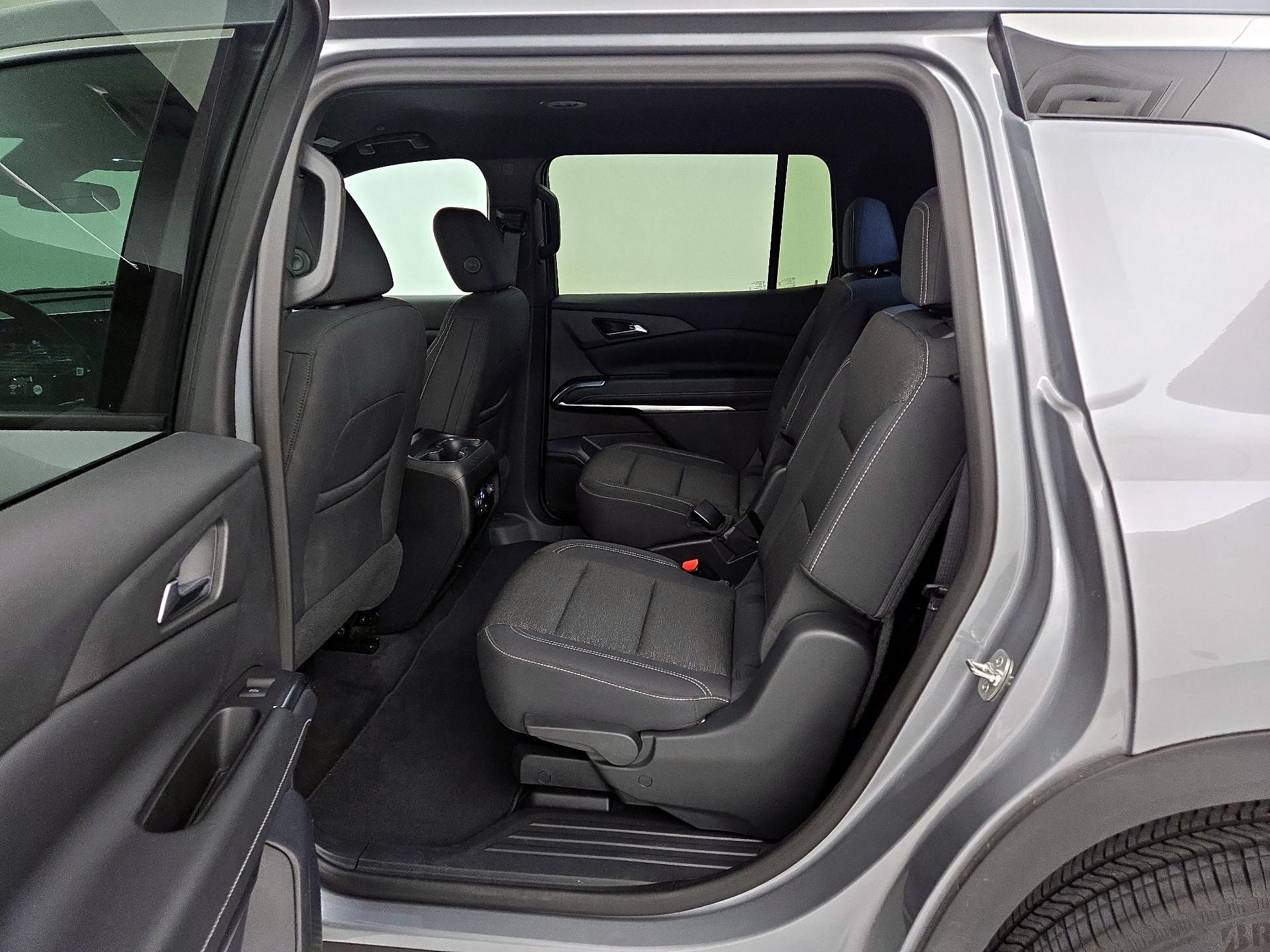 Thumbnail: 2025 Chevrolet Traverse - 19