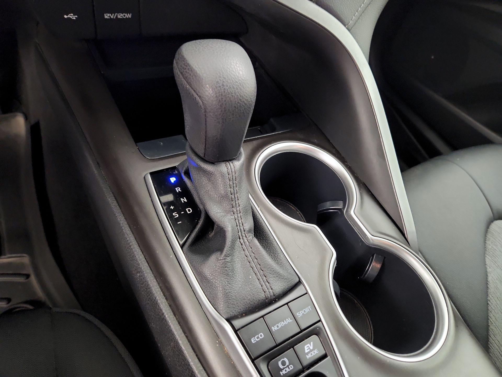 Thumbnail: 2021 Toyota Camry - 17
