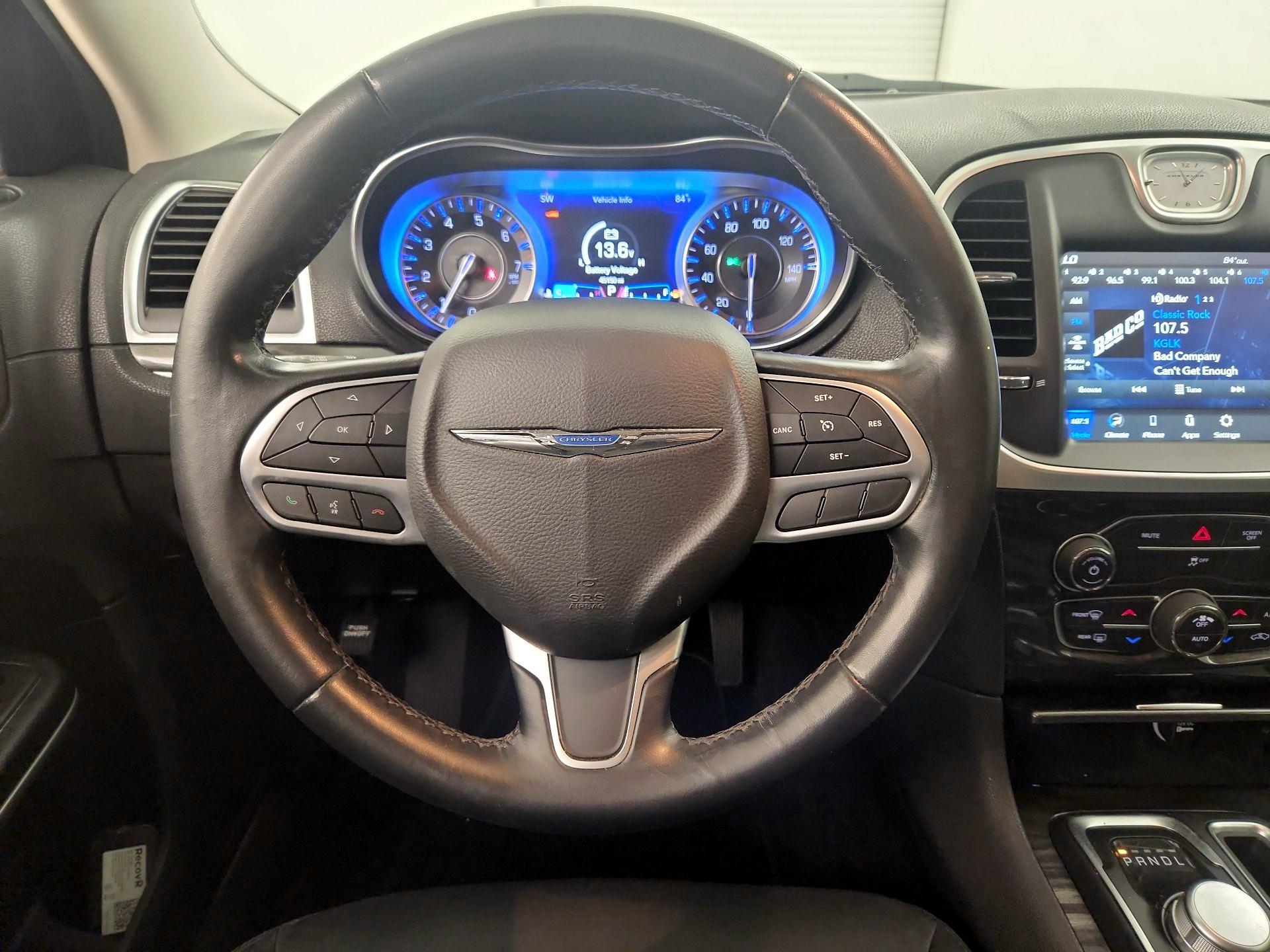 Thumbnail: 2019 Chrysler 300 - 10
