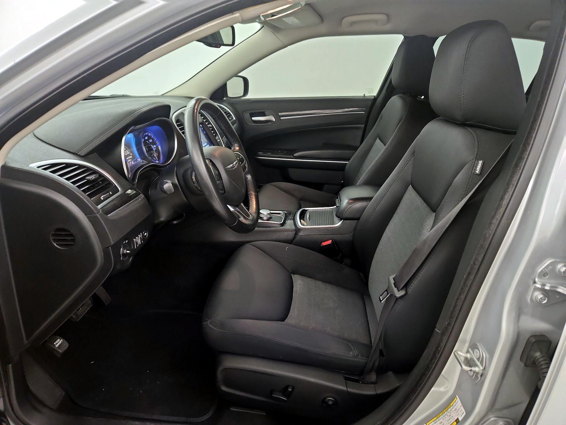 Thumbnail: 2019 Chrysler 300 - 11