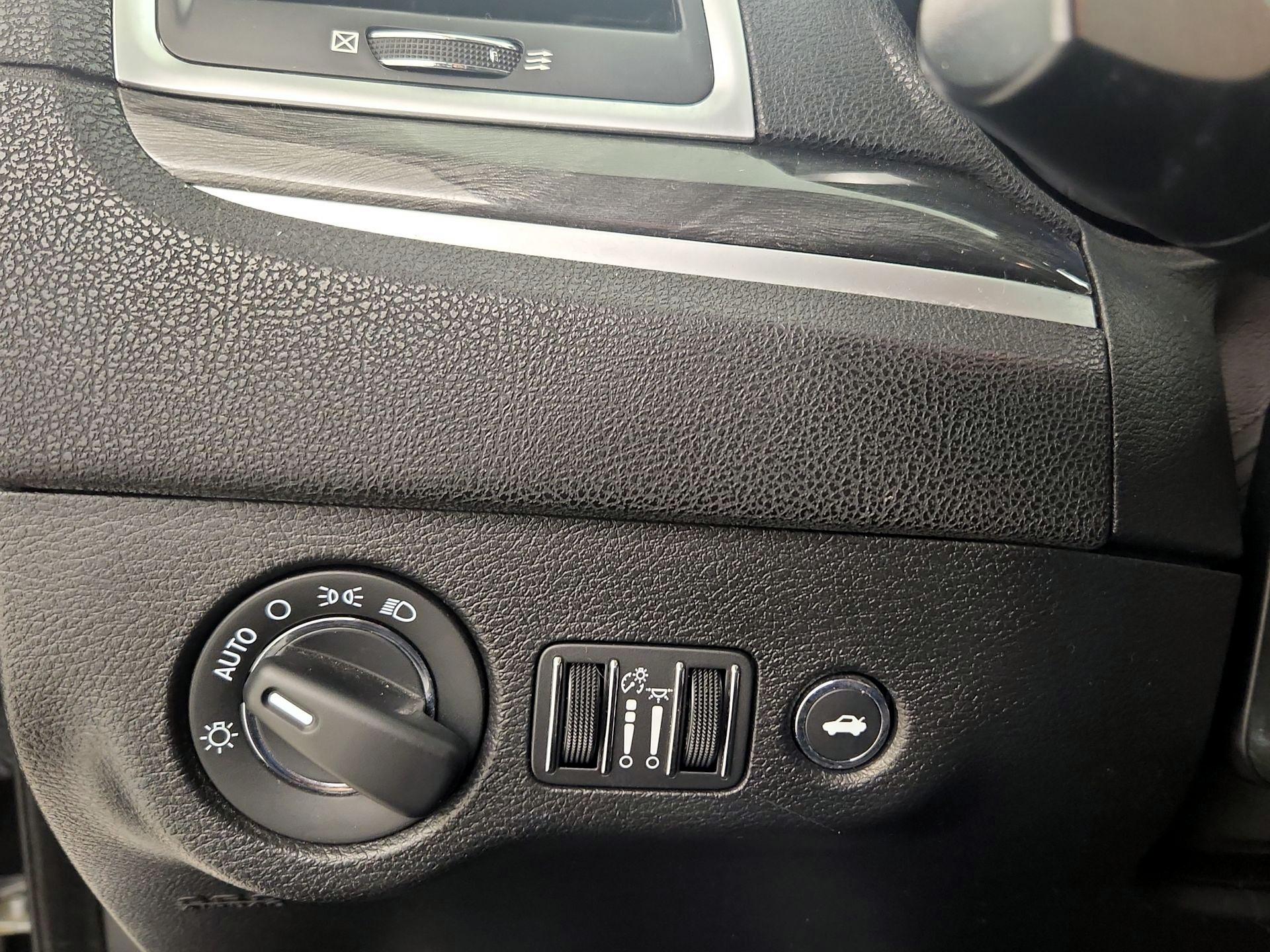 Thumbnail: 2019 Chrysler 300 - 13