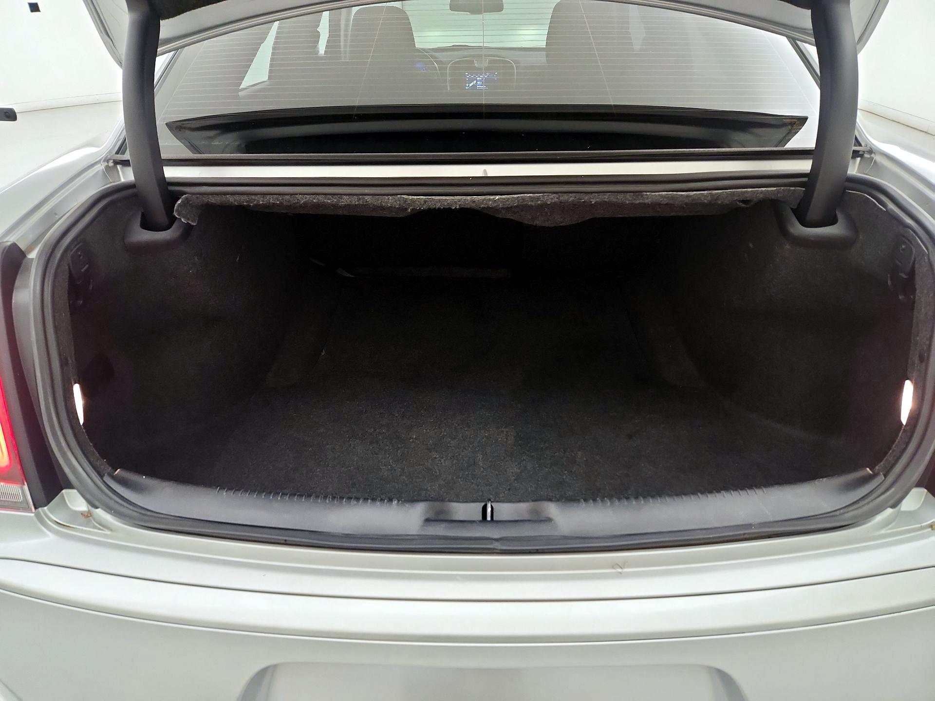 Thumbnail: 2019 Chrysler 300 - 20
