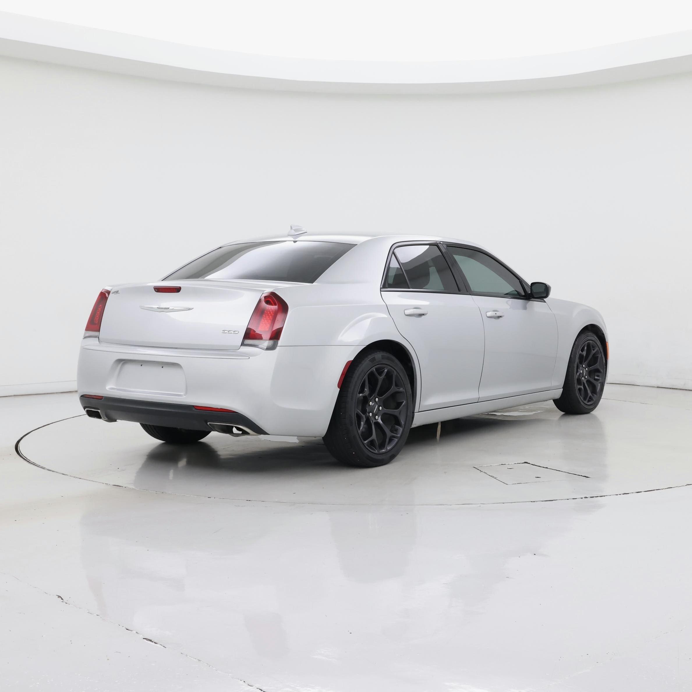 Thumbnail: 2019 Chrysler 300 - 8