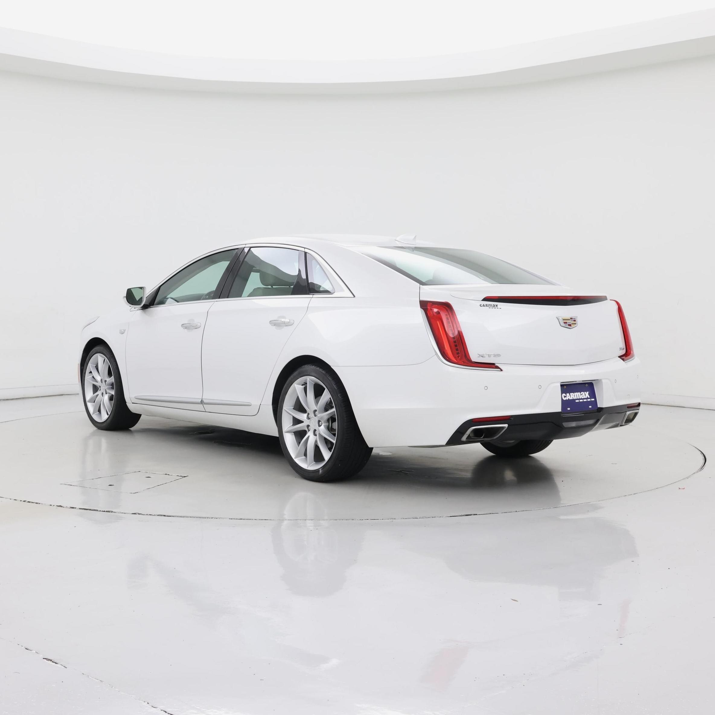 Thumbnail: 2019 Cadillac XTS - 2