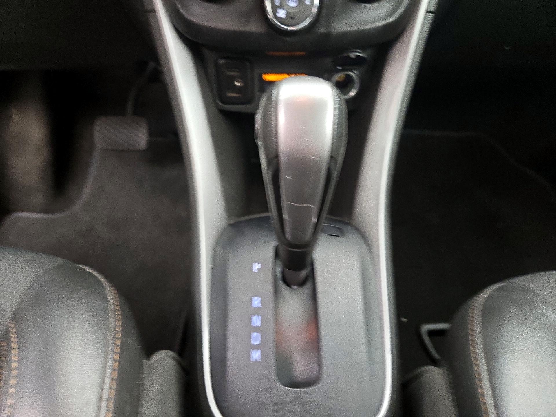Thumbnail: 2022 Chevrolet Trax - 17