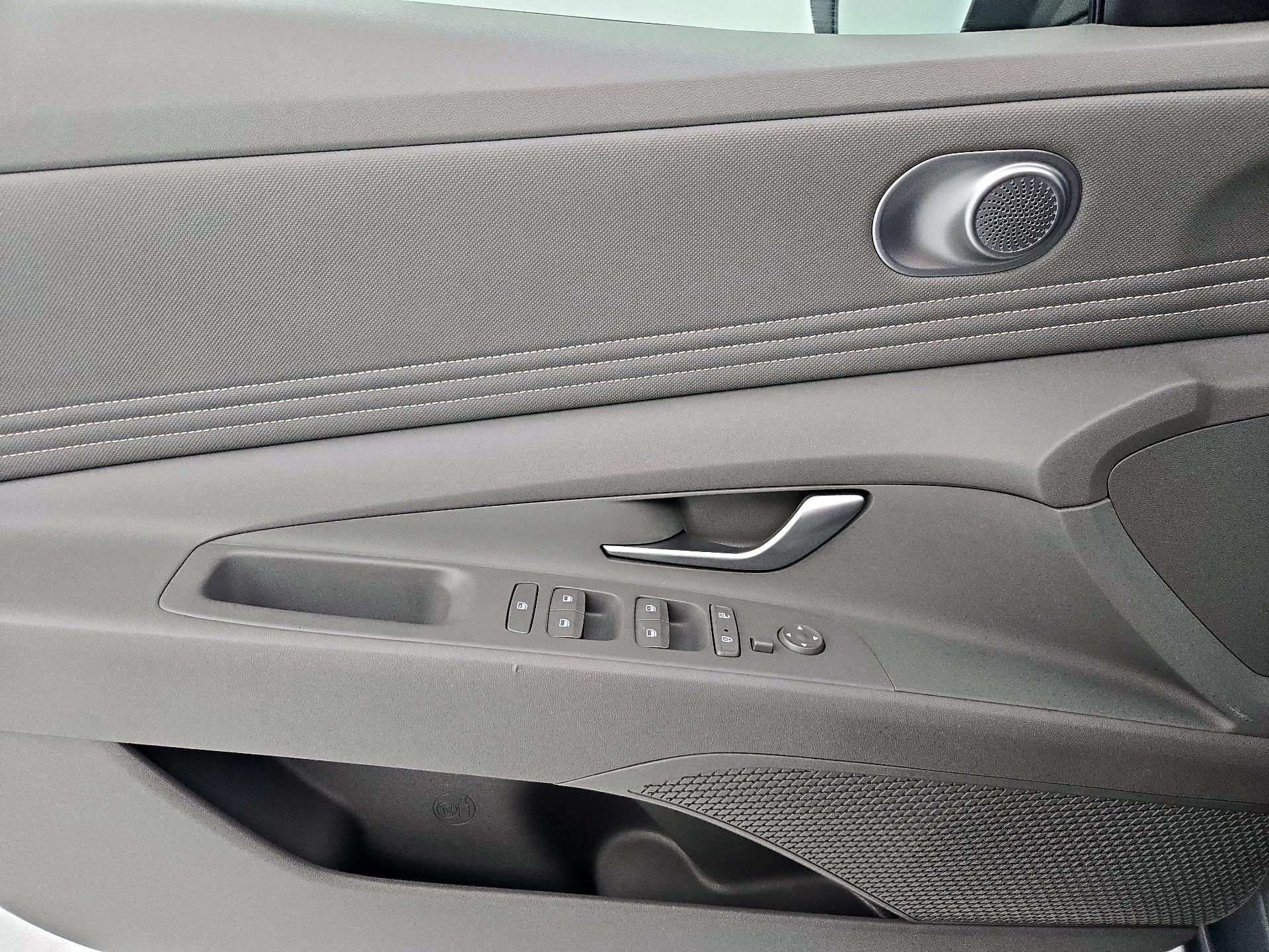 Thumbnail: 2021 Hyundai Elantra - 12