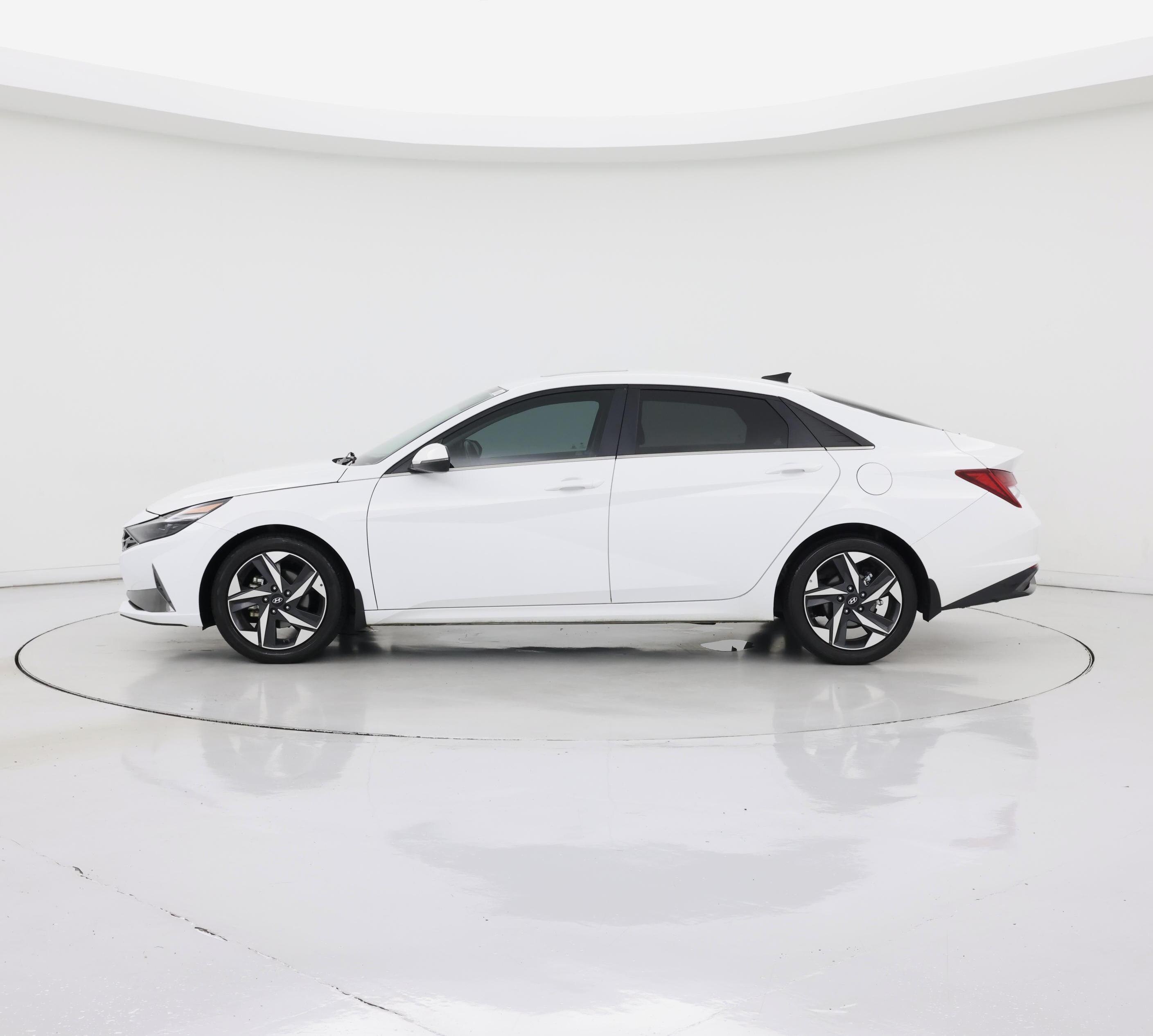 Thumbnail: 2023 Hyundai Elantra - 3
