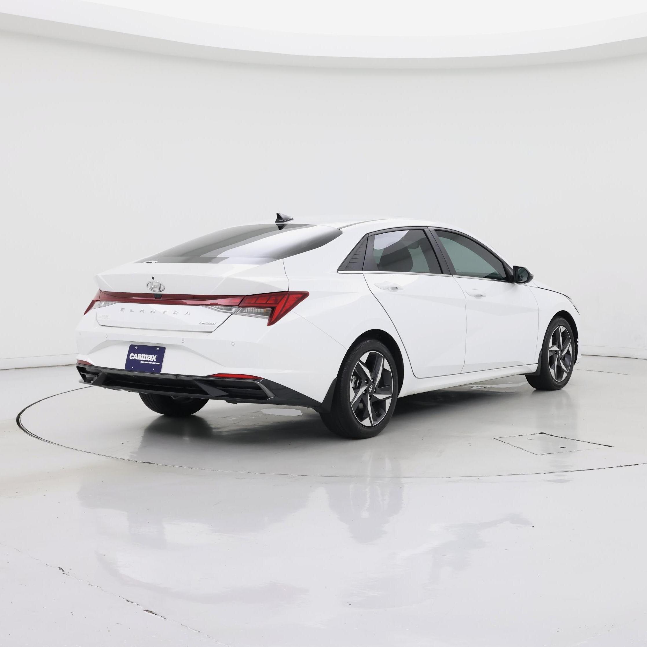 Thumbnail: 2023 Hyundai Elantra - 8