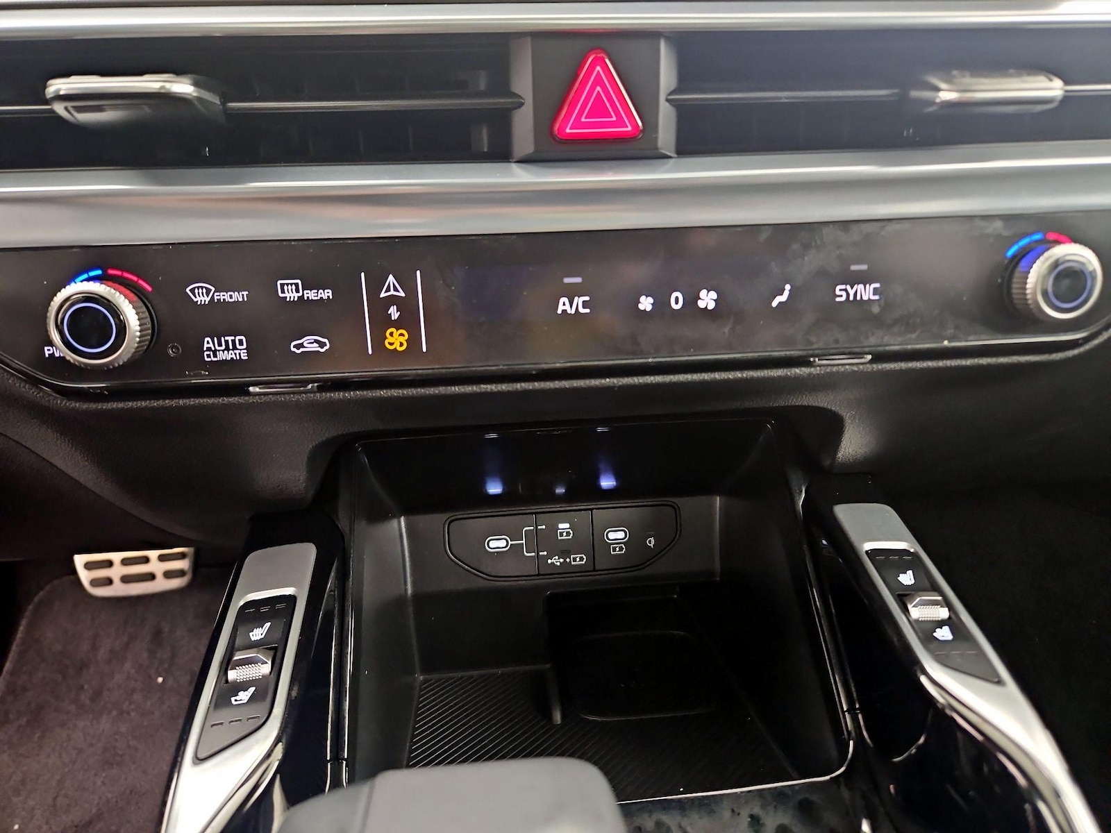 2025 Kia Sorento SX - Photo 17