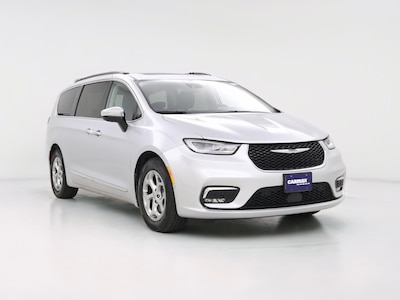 Silver 2023 Chrysler Pacifica Limited