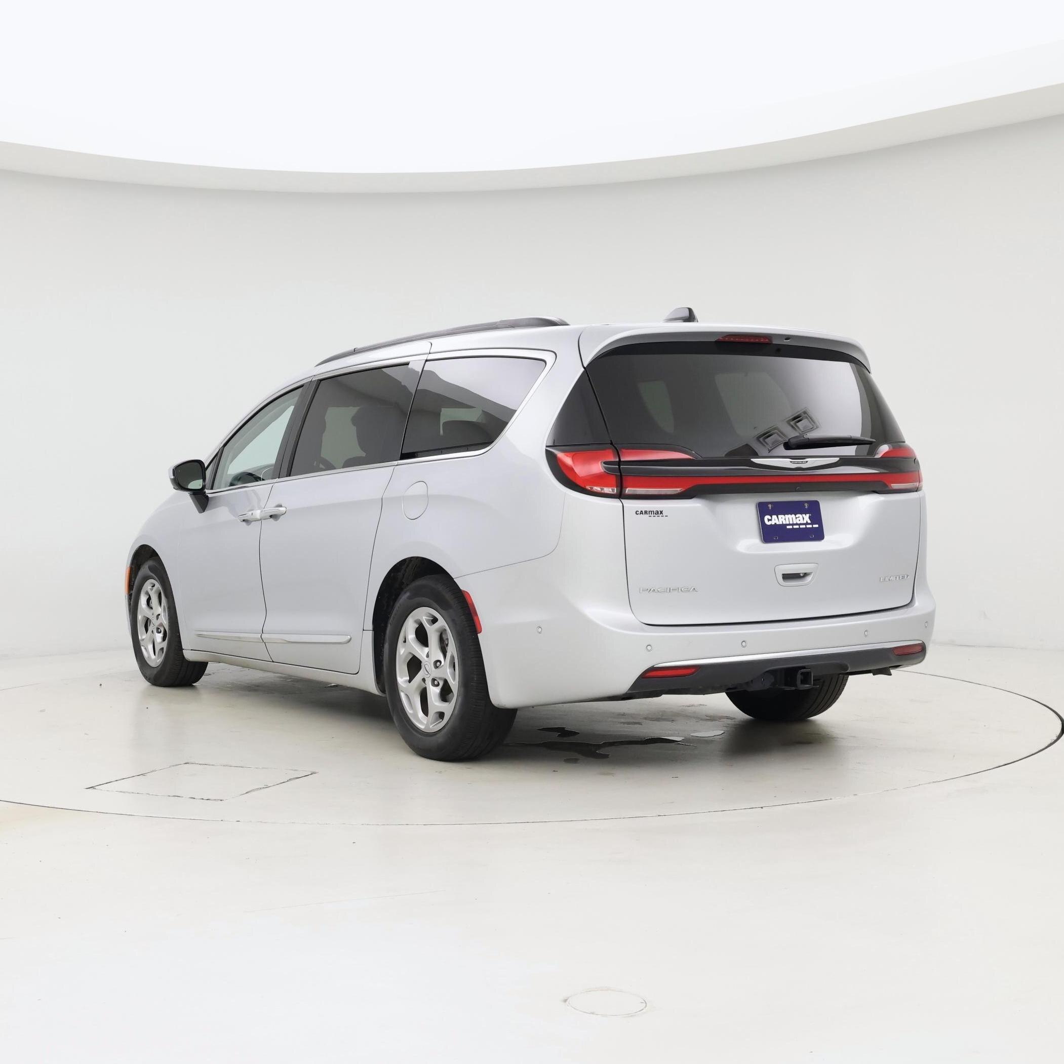 Thumbnail: 2023 Chrysler Pacifica - 2