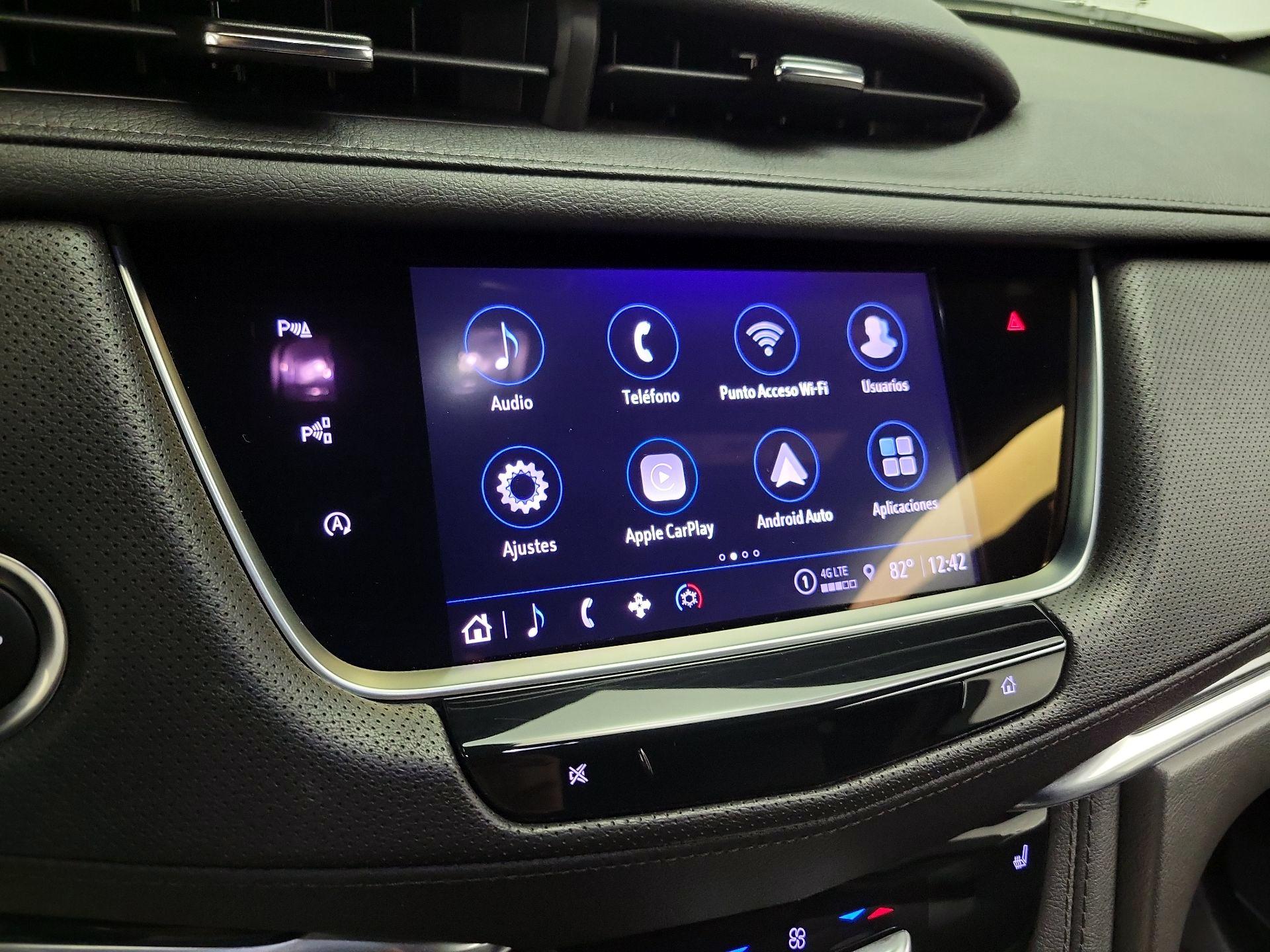 Thumbnail: 2022 Cadillac XT5 - 14