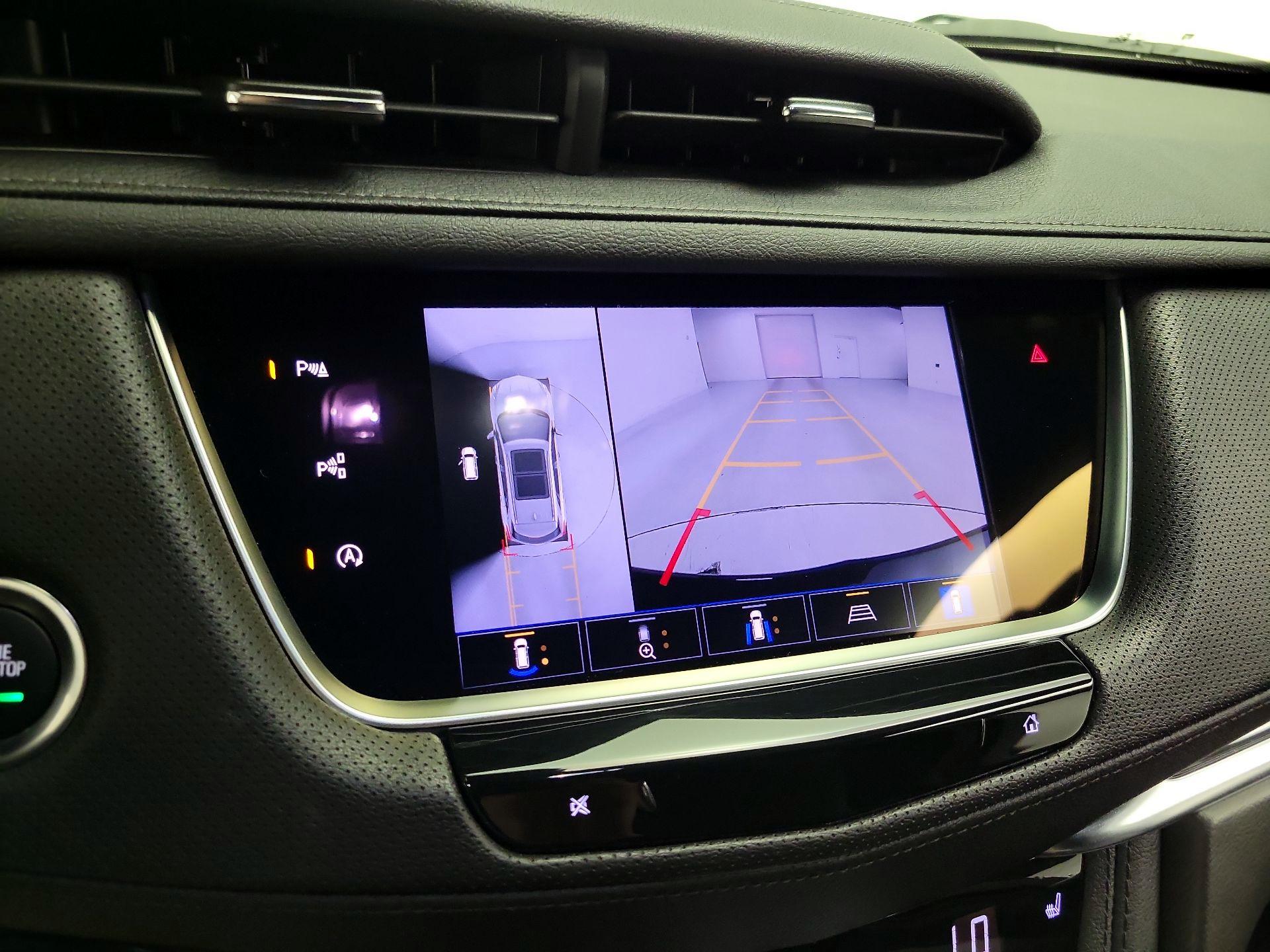 Thumbnail: 2022 Cadillac XT5 - 15