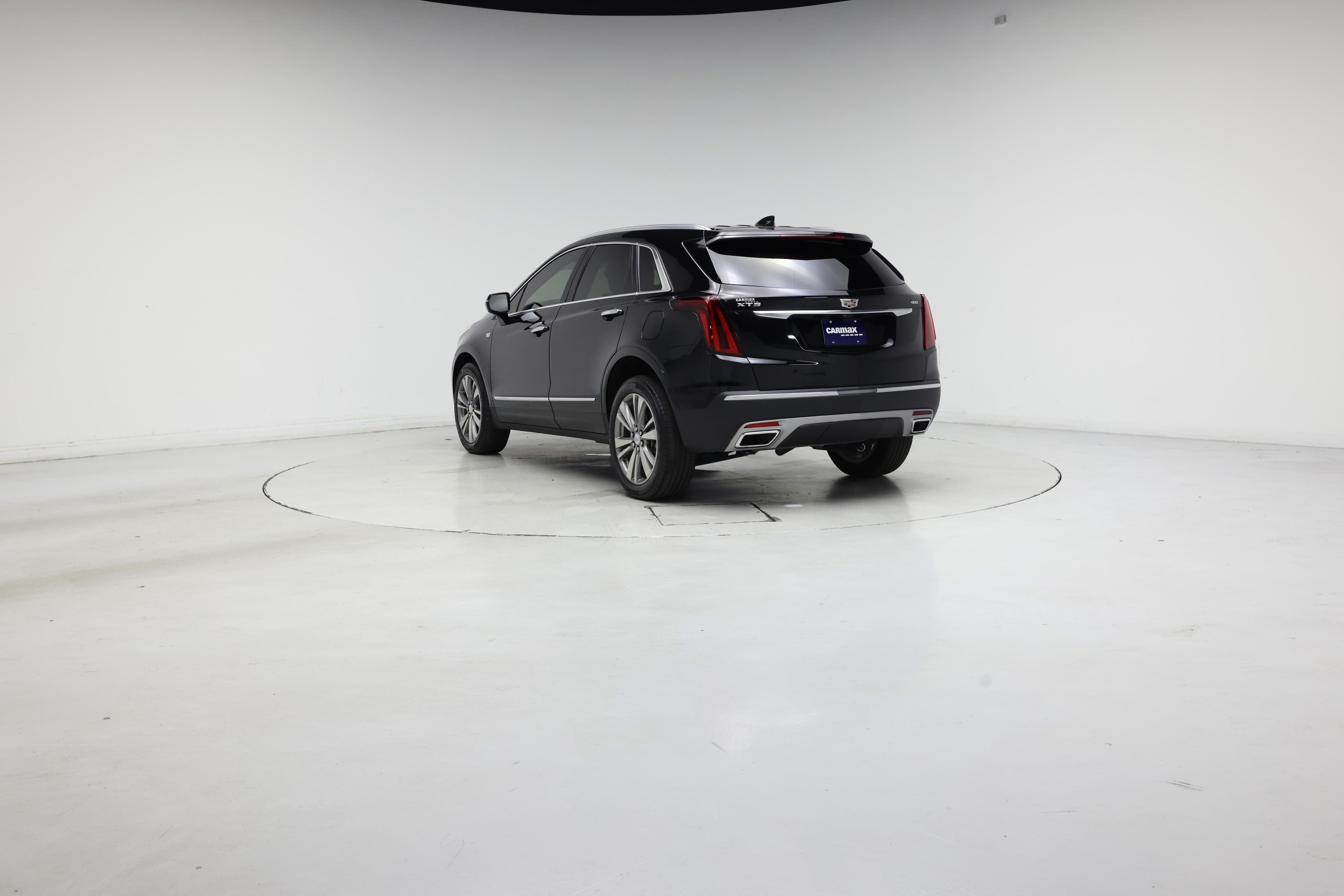 Thumbnail: 2022 Cadillac XT5 - 2