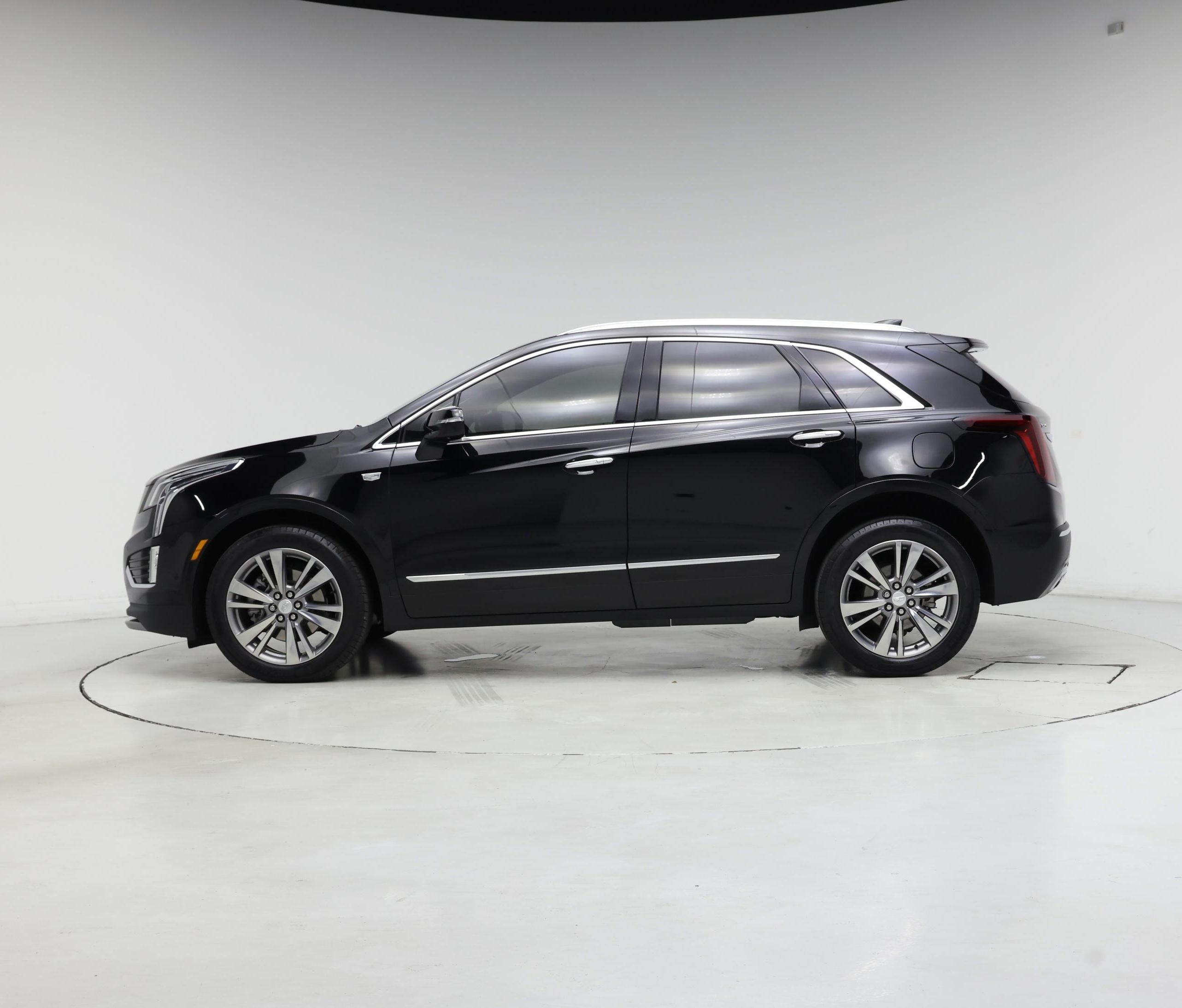 Thumbnail: 2022 Cadillac XT5 - 3