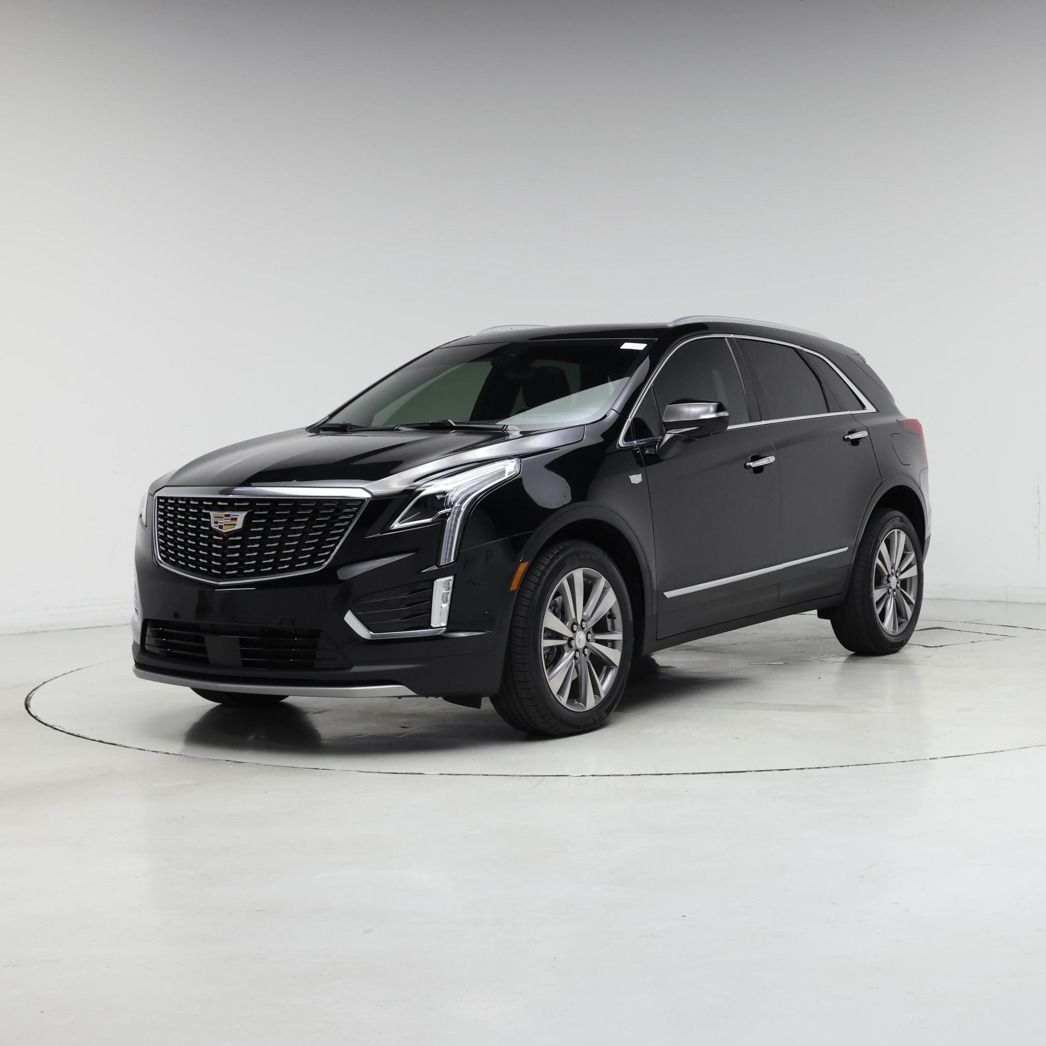 Thumbnail: 2022 Cadillac XT5 - 4