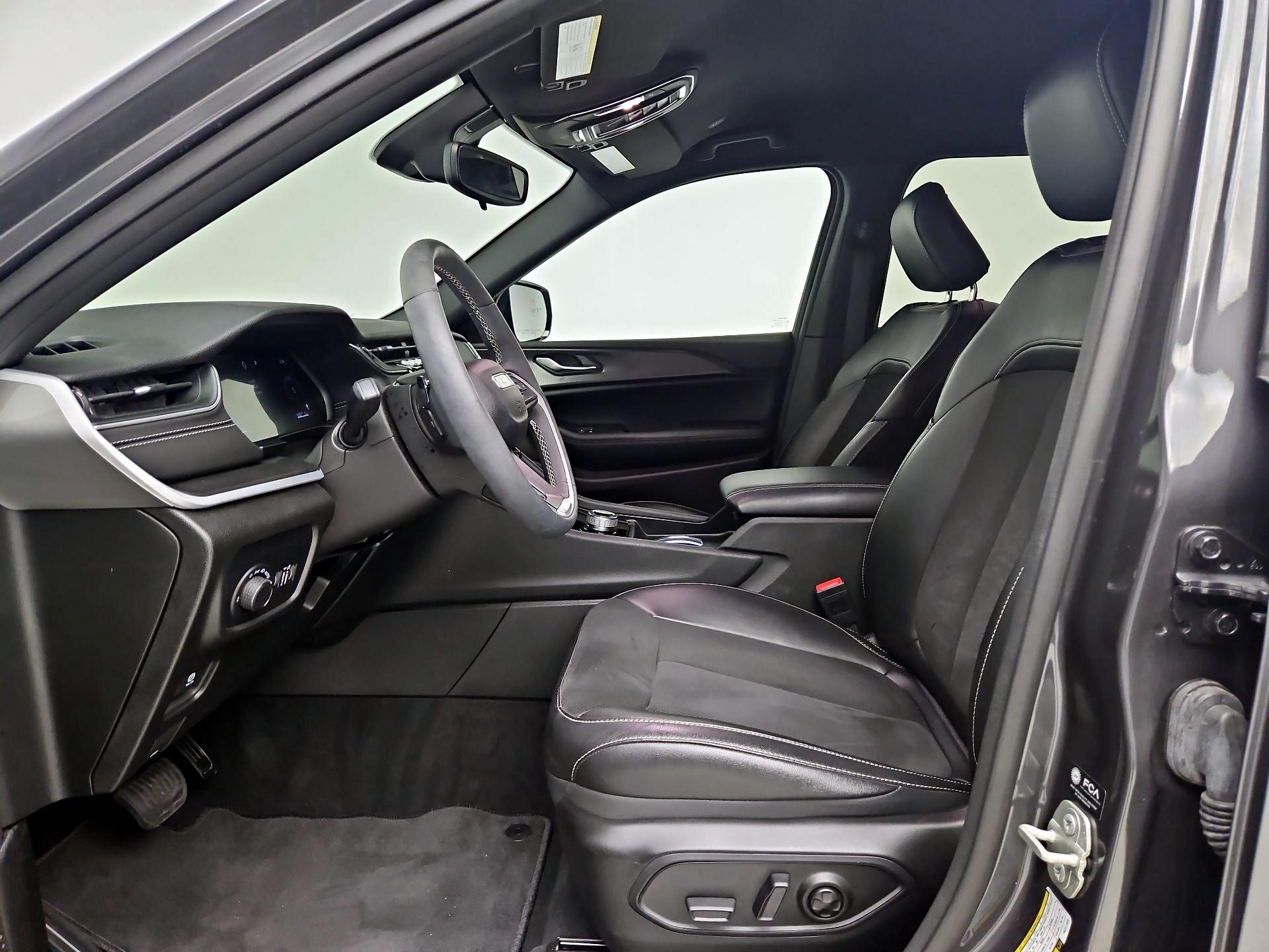 Thumbnail: 2024 Jeep Grand Cherokee - 11