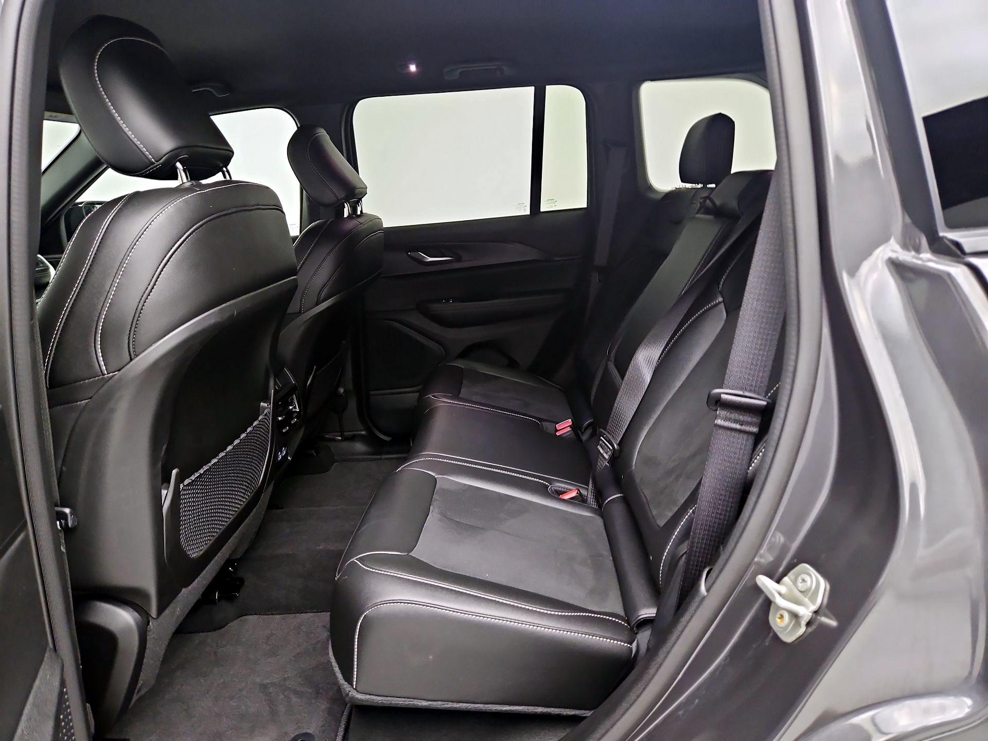 Thumbnail: 2024 Jeep Grand Cherokee - 19