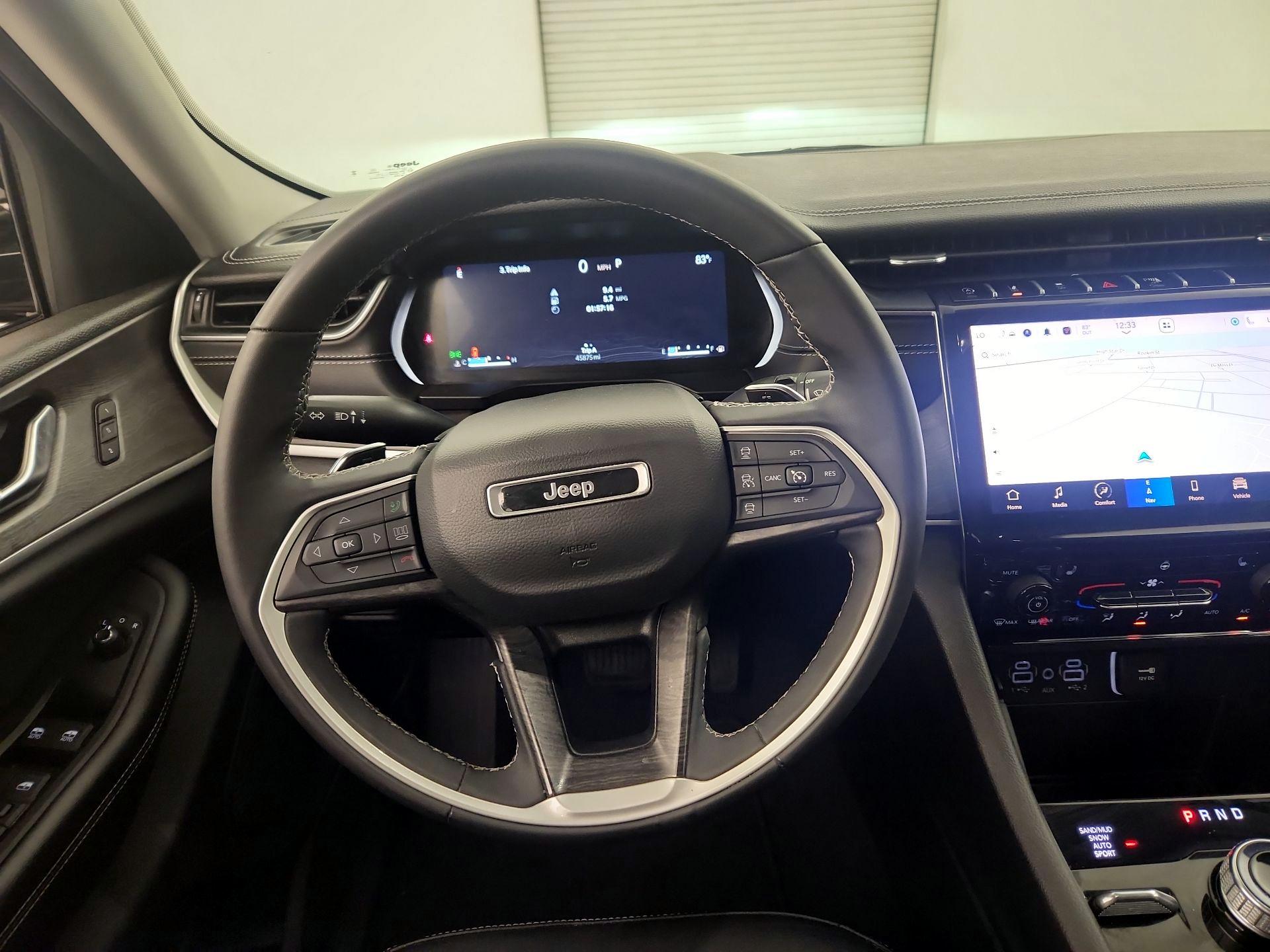 Thumbnail: 2023 Jeep Grand Cherokee - 10