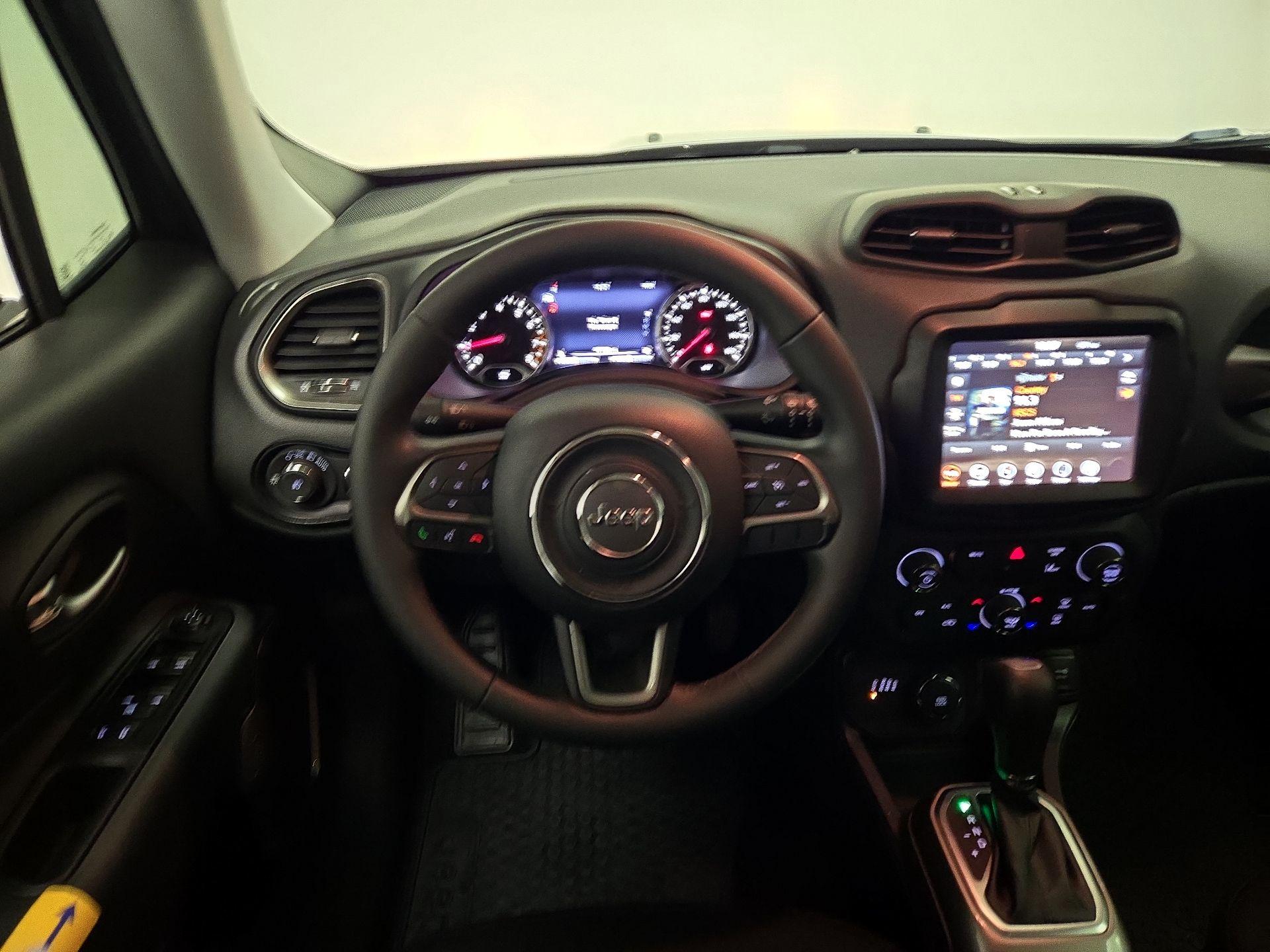 Thumbnail: 2022 Jeep Renegade - 10
