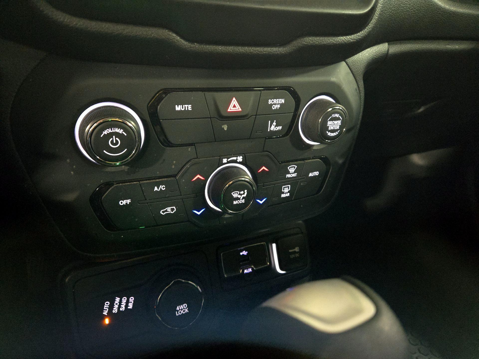 Thumbnail: 2022 Jeep Renegade - 16